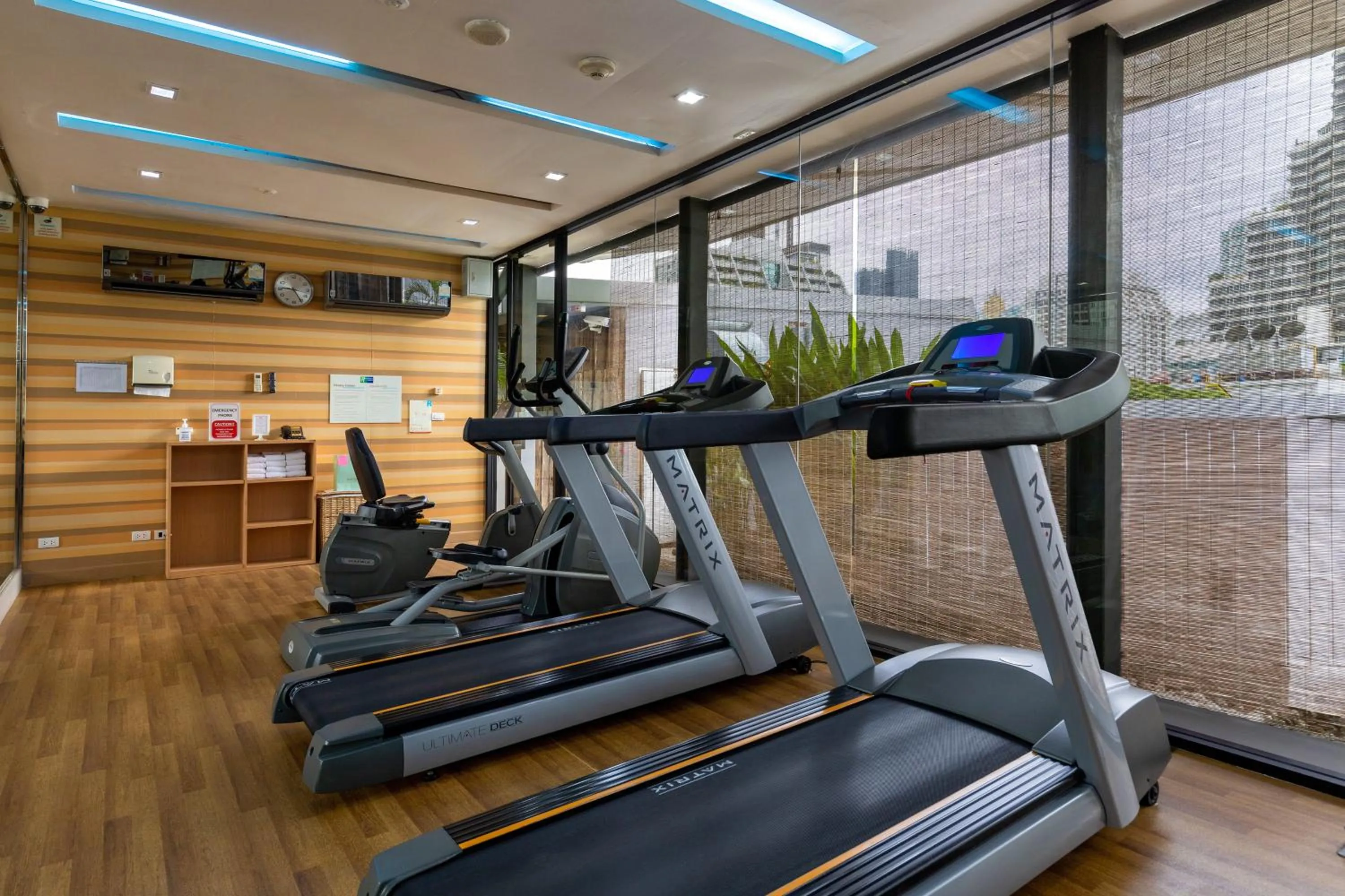 Fitness centre/facilities in Holiday Inn Express Bangkok Sukhumvit 11 by IHG