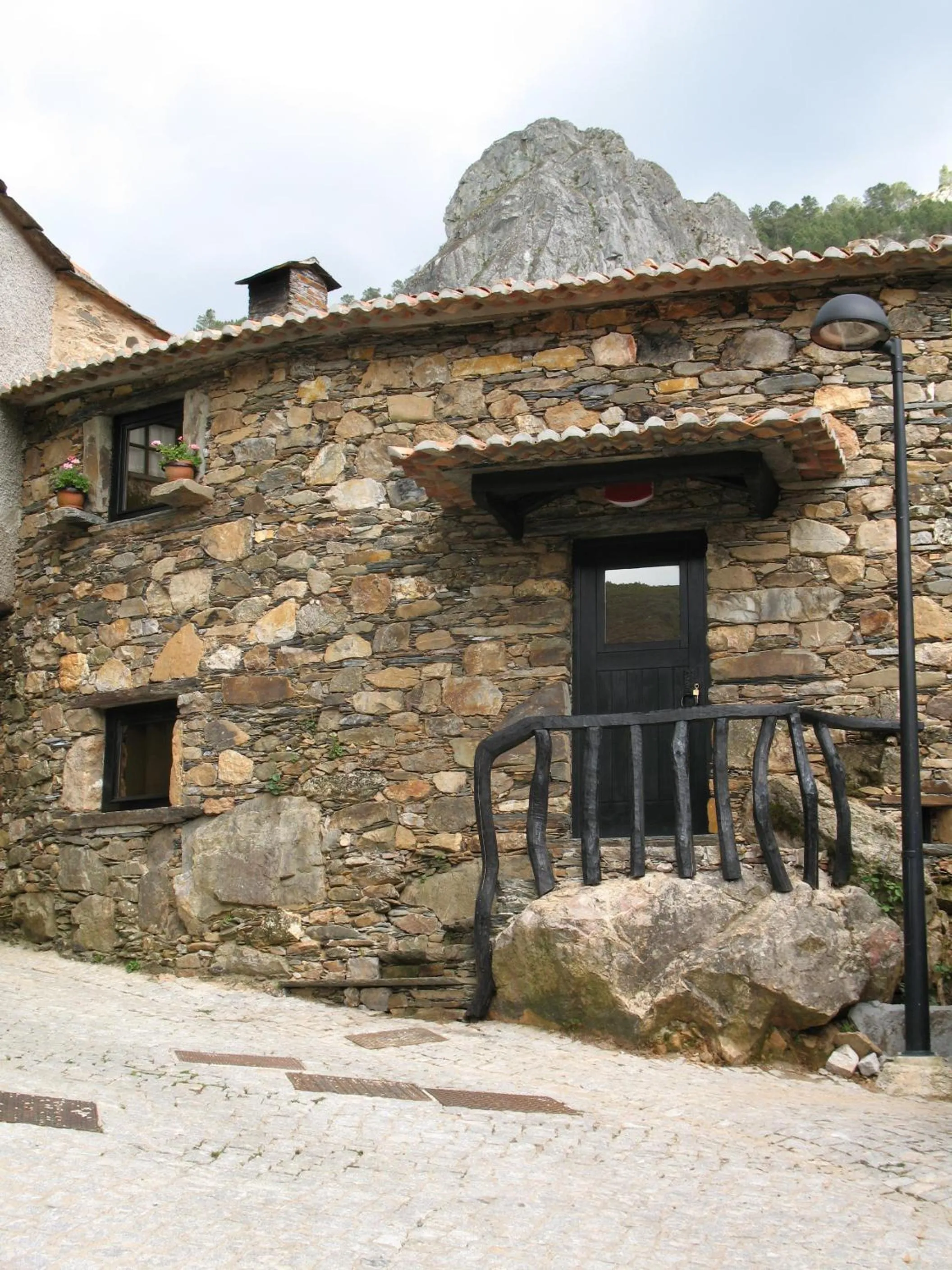Facade/entrance in Casa do Neveiro