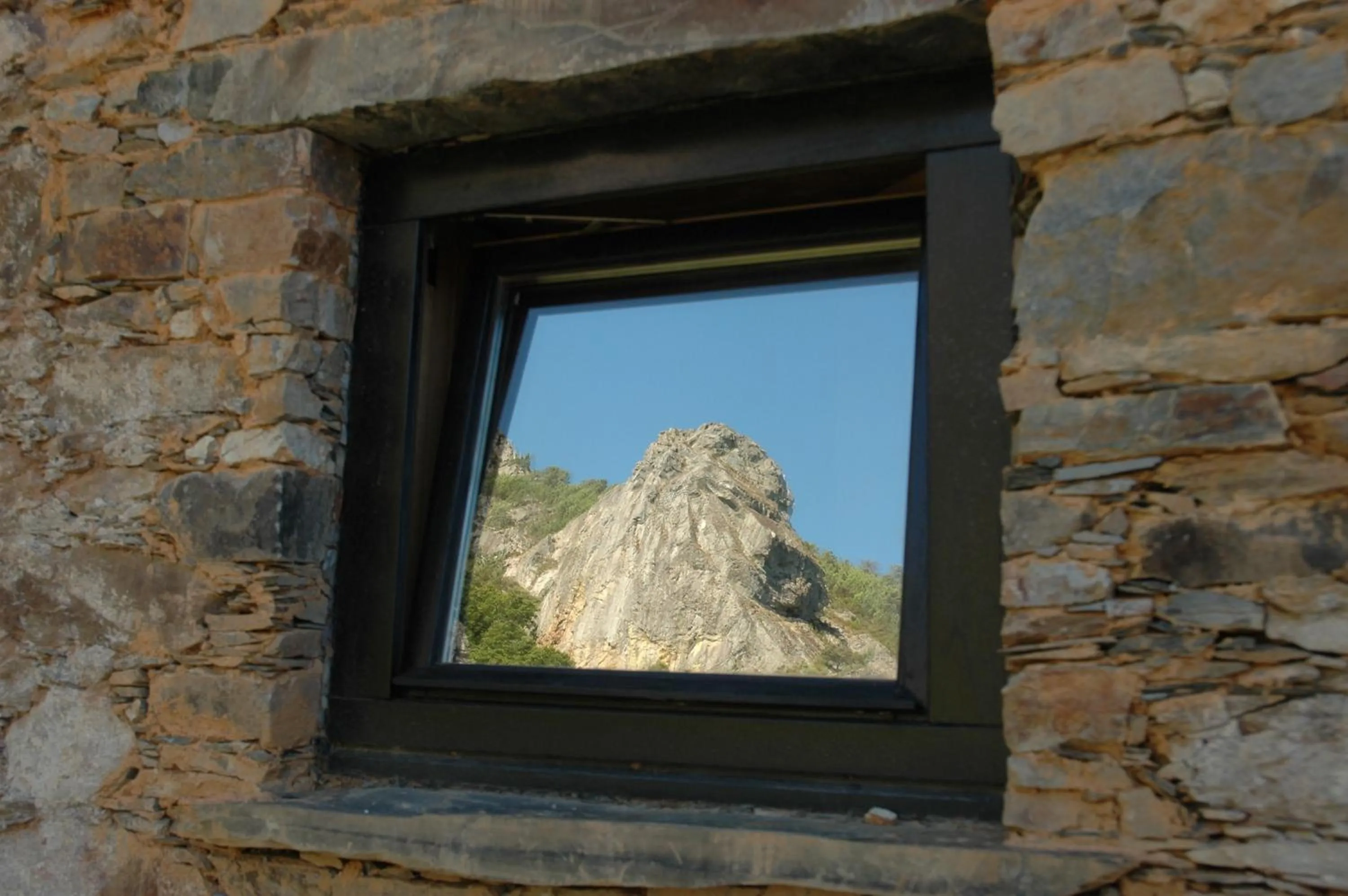 Facade/entrance in Casa do Neveiro