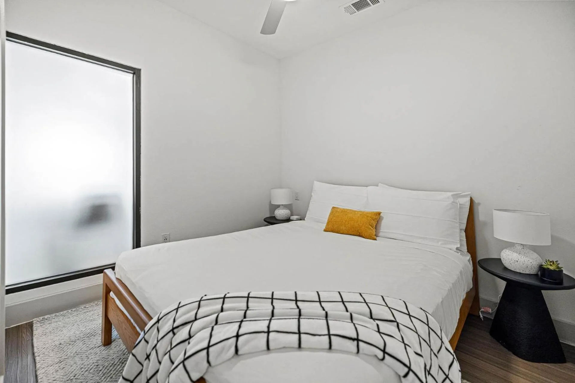 Bedroom, Bed in Placemakr Downtown Austin