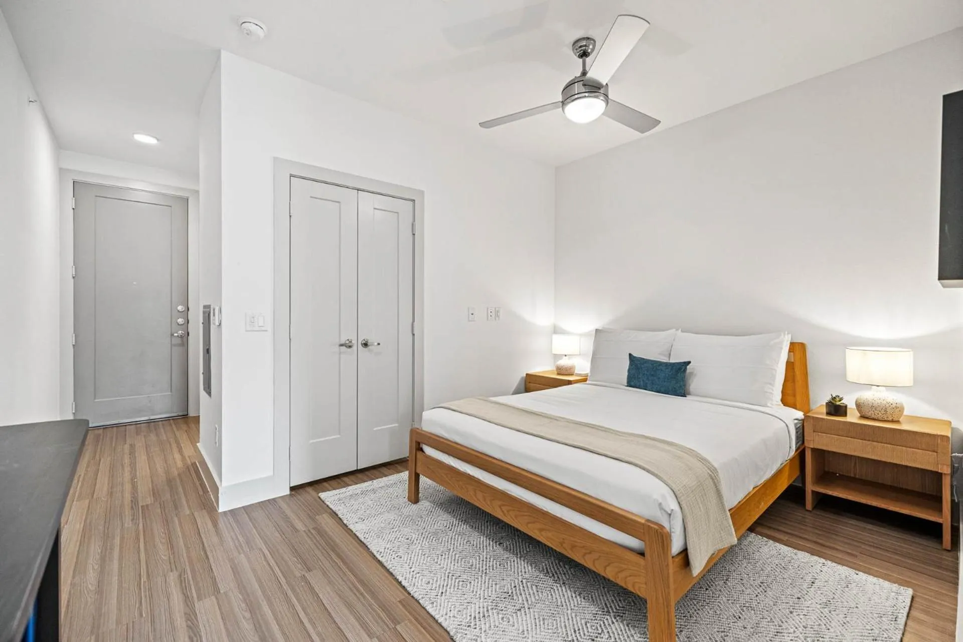 Bedroom, Bed in Placemakr Downtown Austin