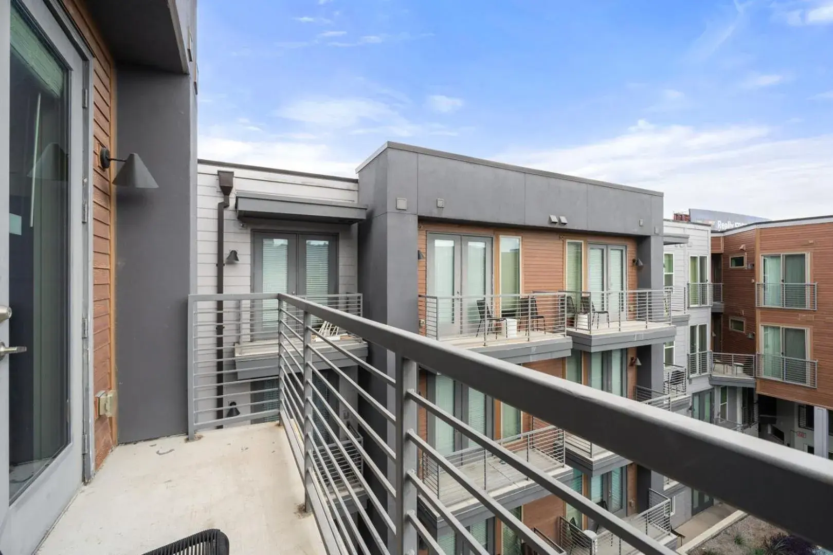 One-Bedroom Premier Apartment in Placemakr Downtown Austin One-Bedroom Premier Apartment in Placemakr Downtown Austin