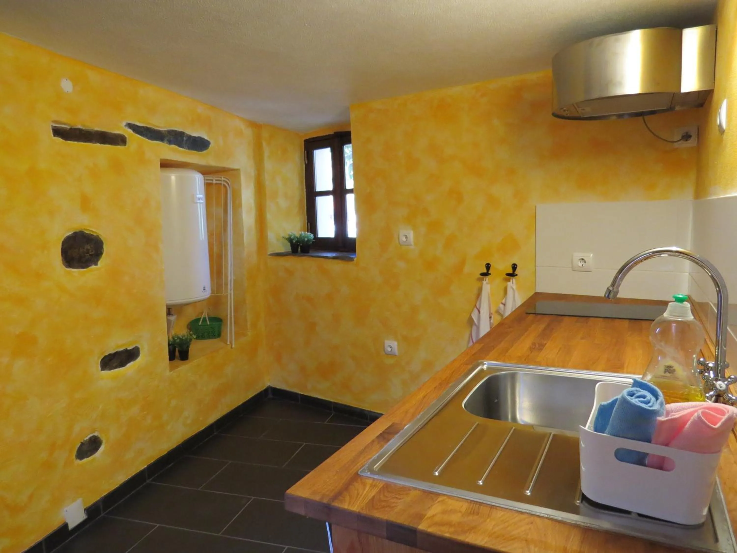 Kitchen or kitchenette in Casas da Encosta