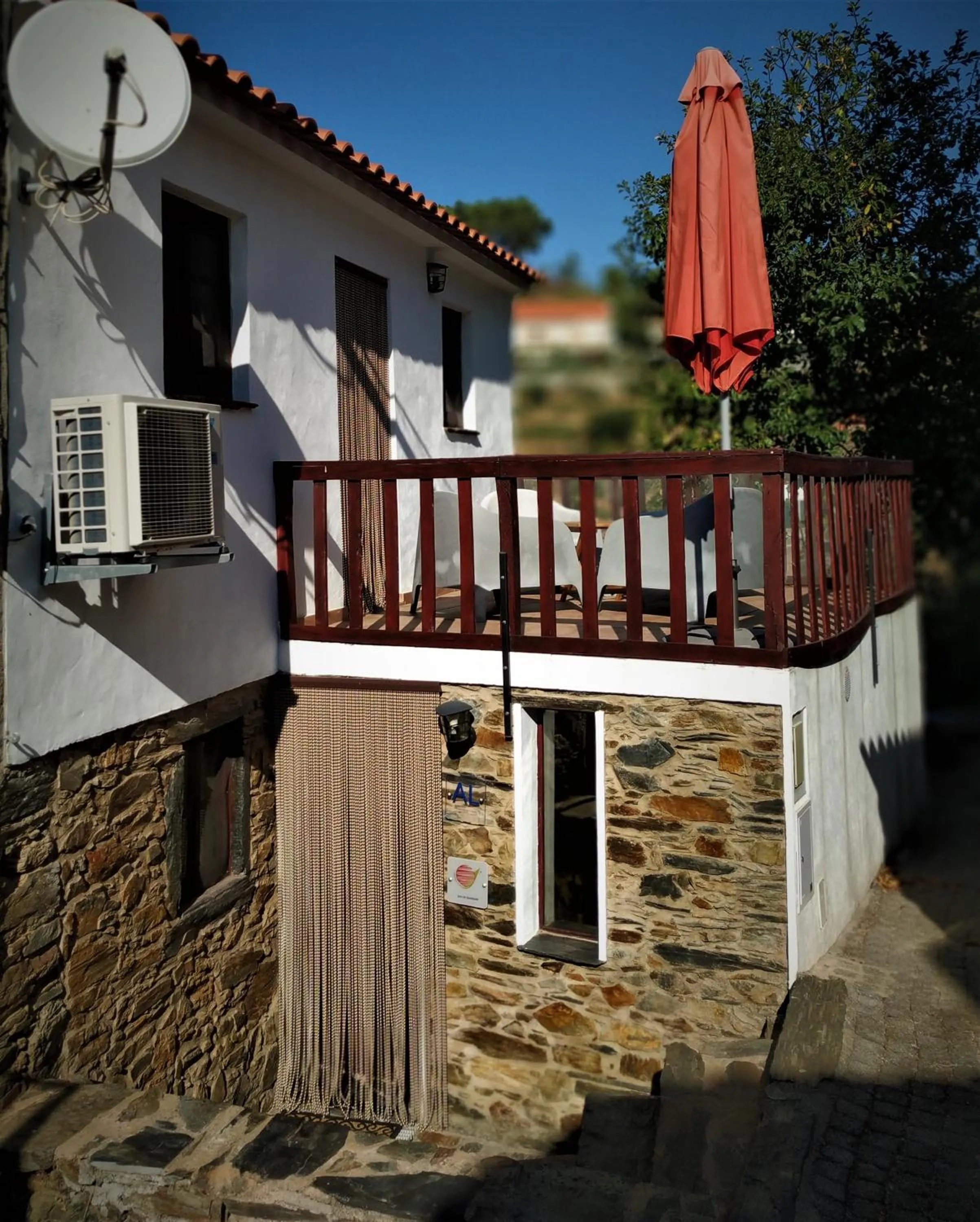 Facade/entrance in Casas da Encosta
