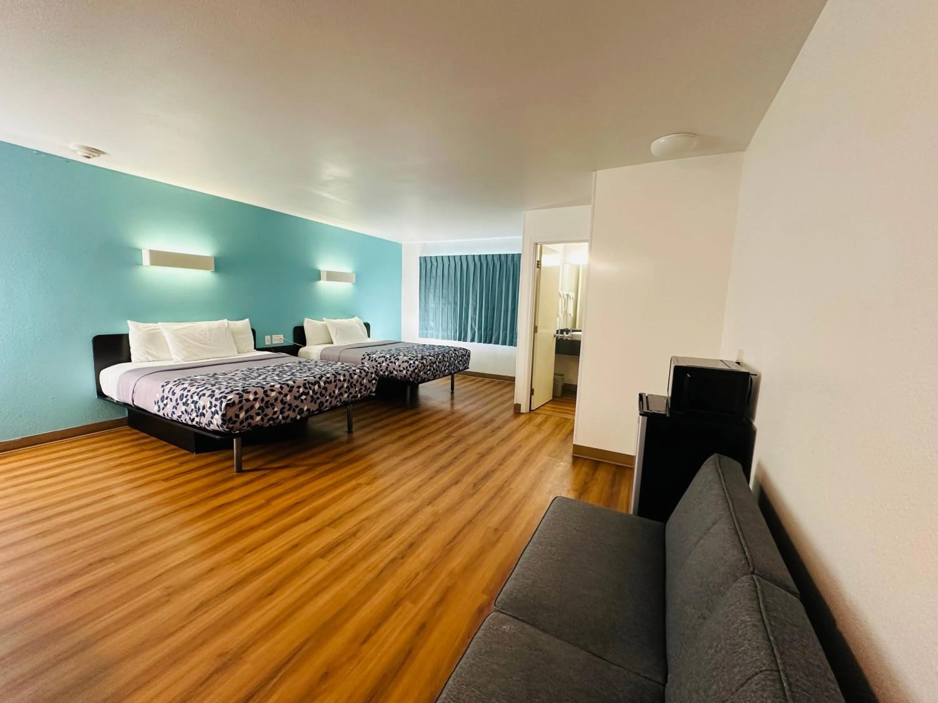 Bed in Beachside Inn