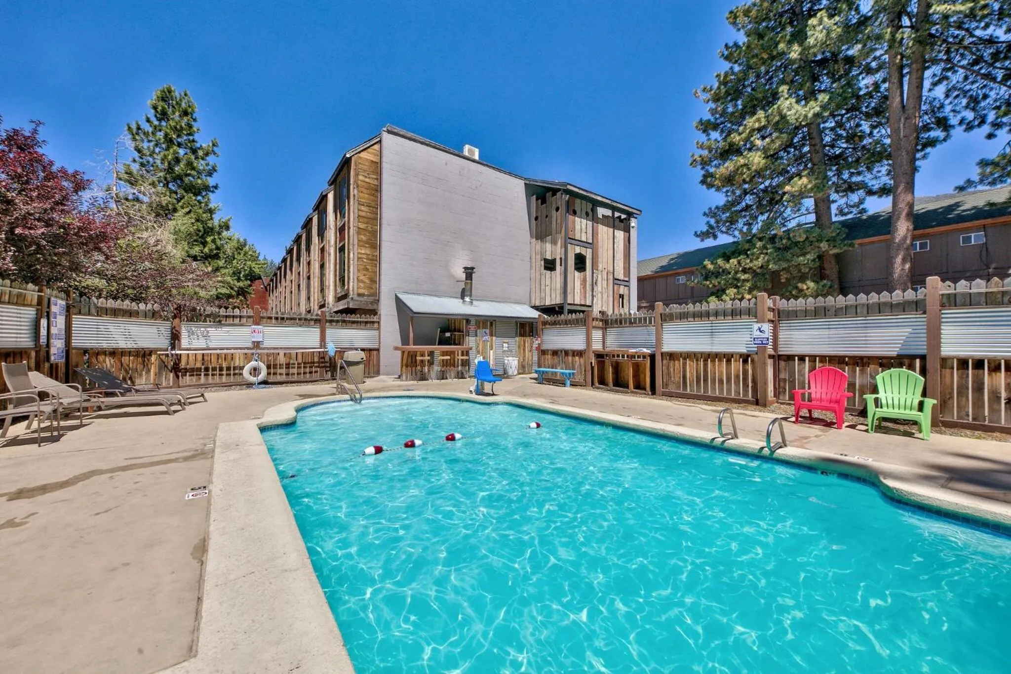 Swimming pool in Inn at South Lake Tahoe