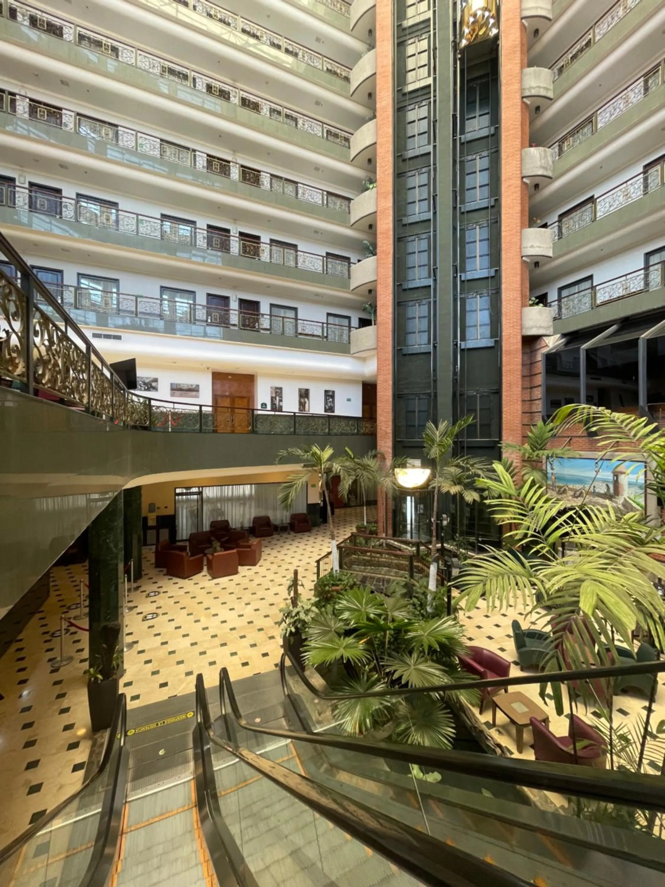 Area and facilities in EXECUTIVE SUITES VALENCIA-Venezuela