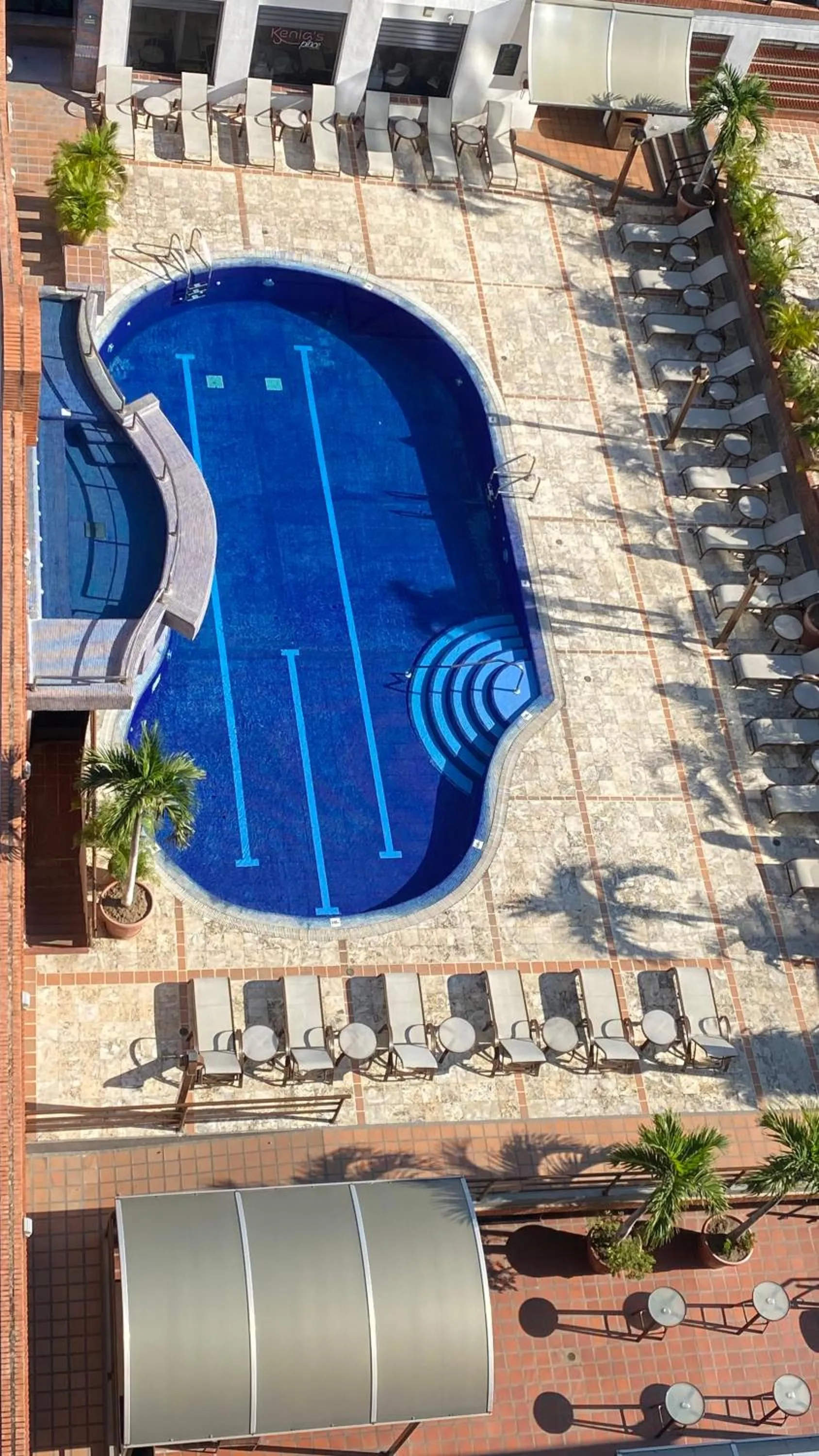 Swimming pool in EXECUTIVE SUITES VALENCIA-Venezuela