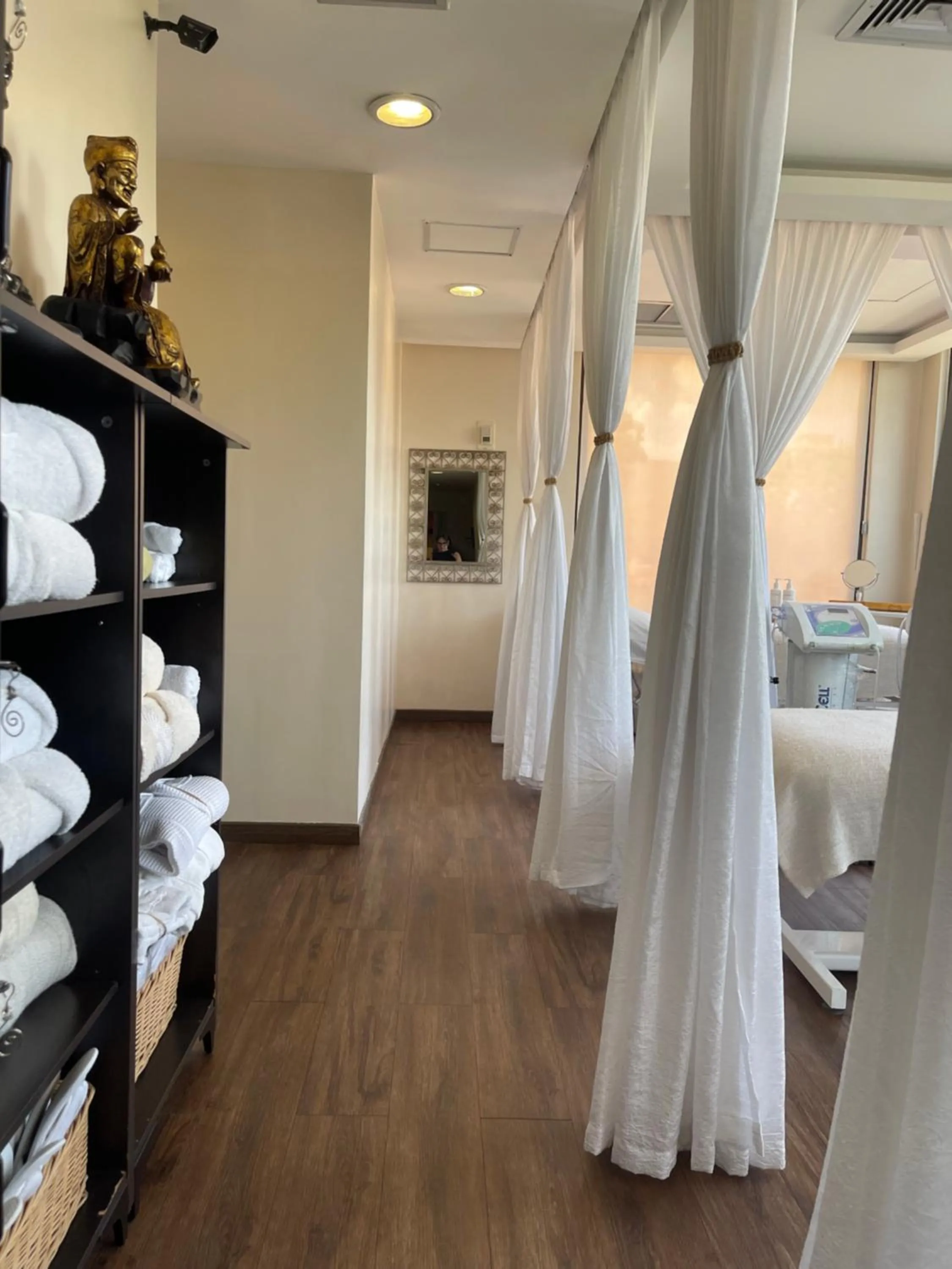 Spa and wellness centre/facilities, Bed in EXECUTIVE SUITES VALENCIA-Venezuela