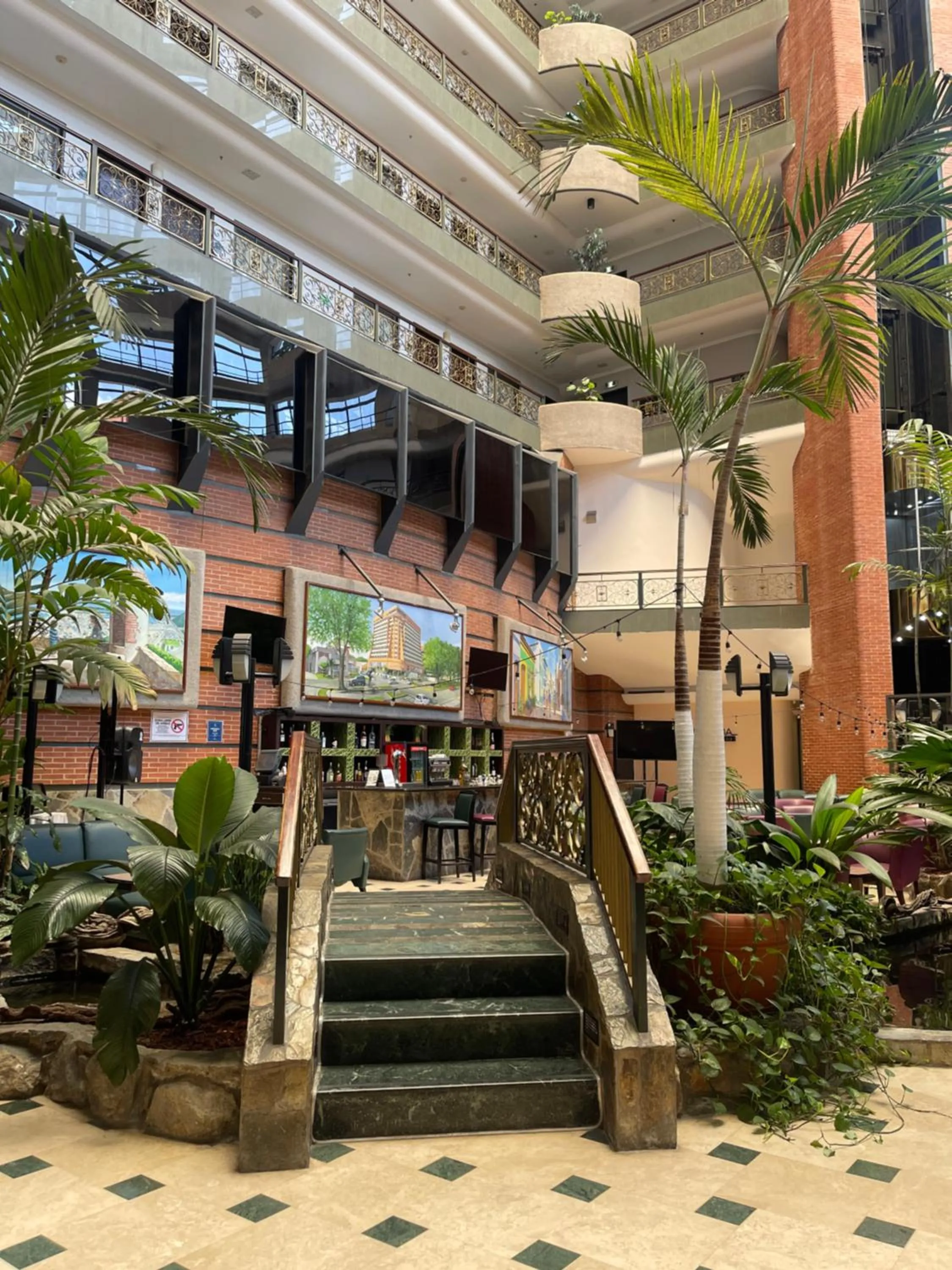 Area and facilities in EXECUTIVE SUITES VALENCIA-Venezuela