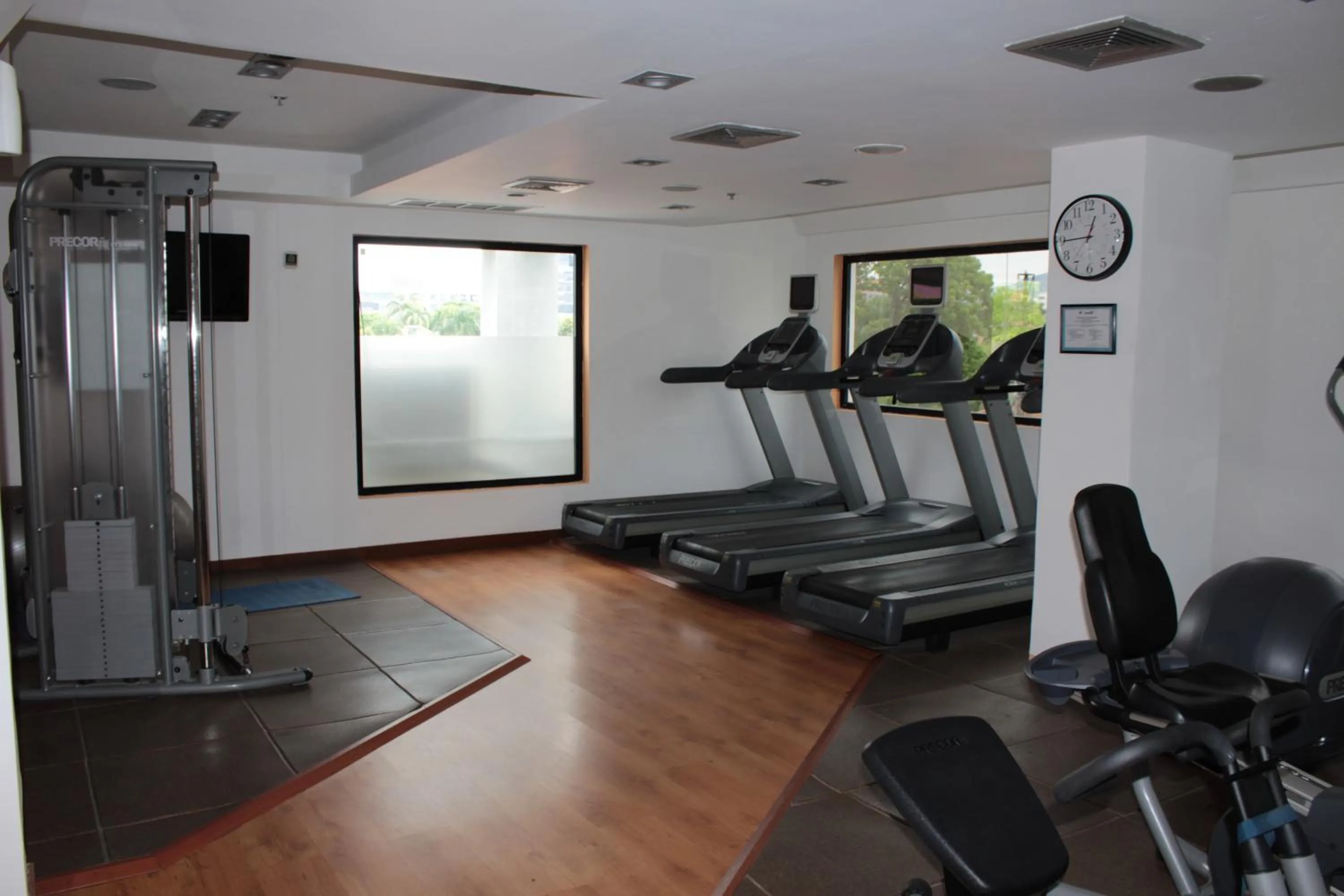 Fitness centre/facilities in EXECUTIVE SUITES VALENCIA-Venezuela