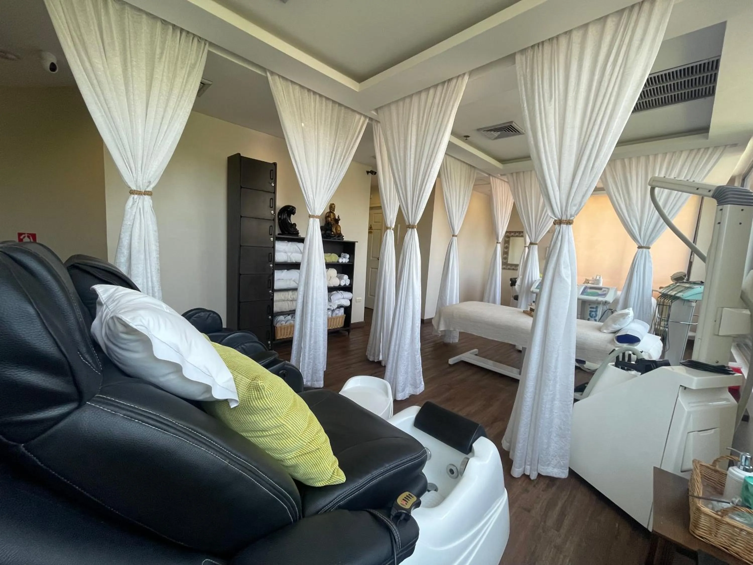 Spa and wellness centre/facilities, Bed in EXECUTIVE SUITES VALENCIA-Venezuela