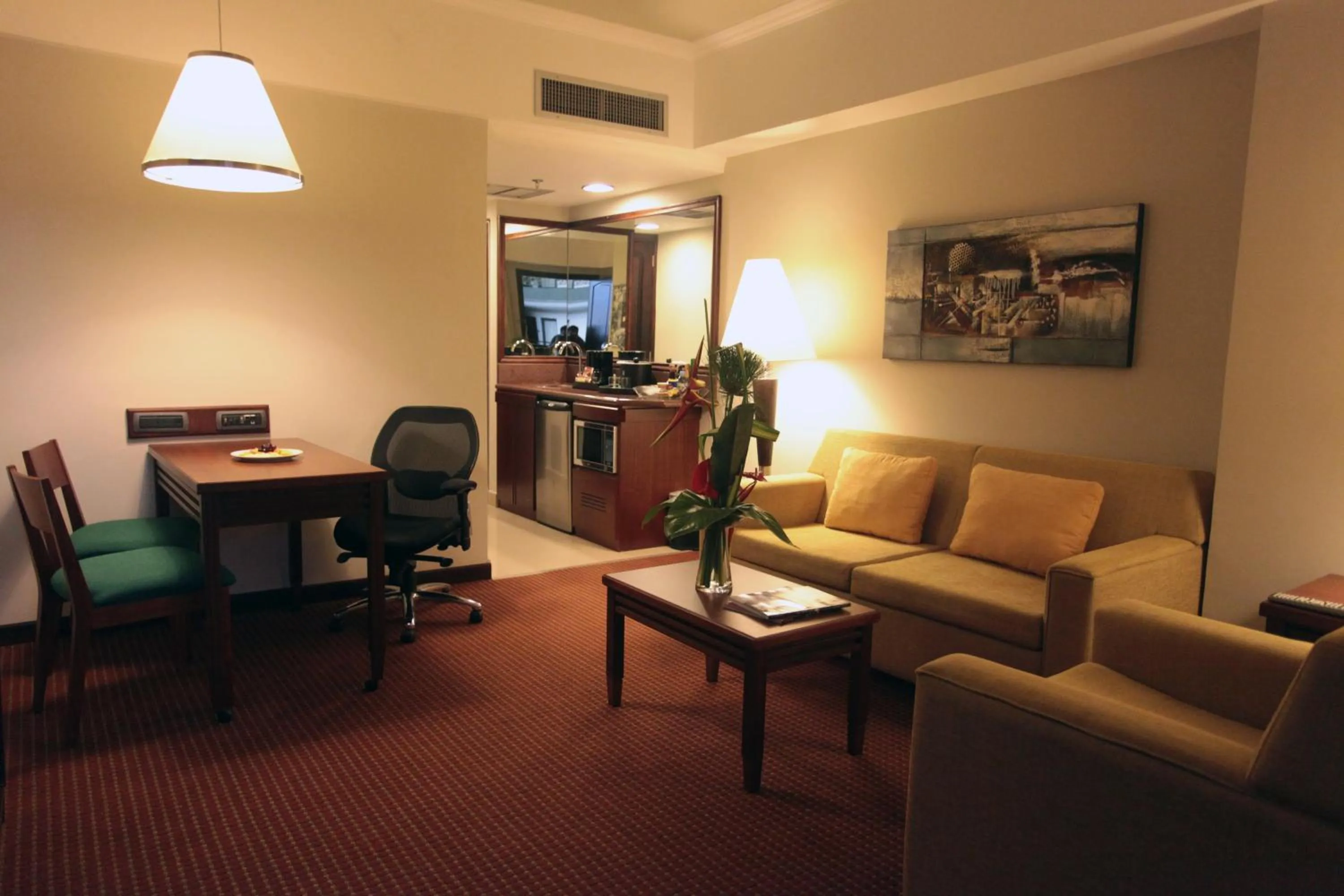 Living room in EXECUTIVE SUITES VALENCIA-Venezuela