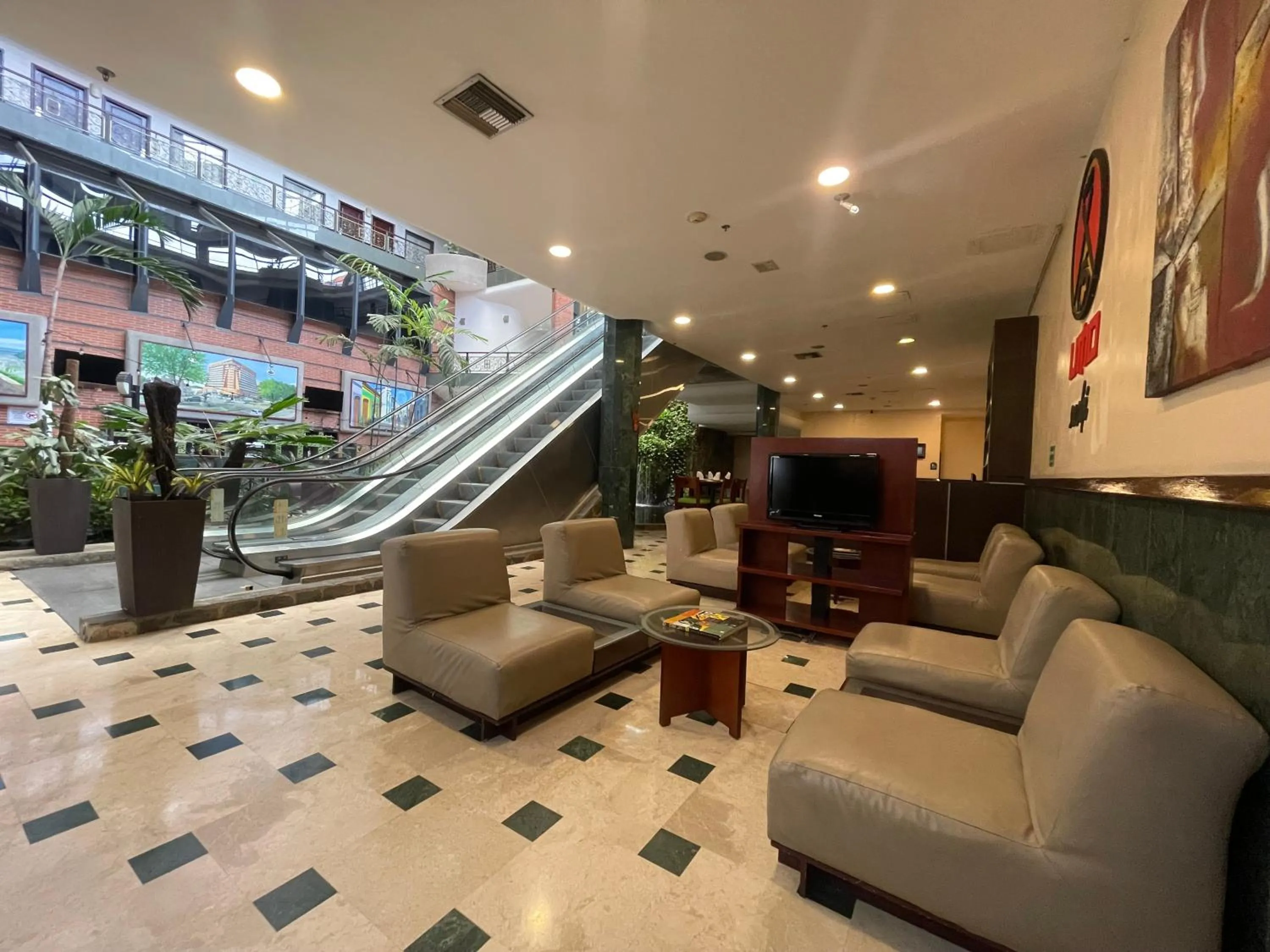 Area and facilities in EXECUTIVE SUITES VALENCIA-Venezuela