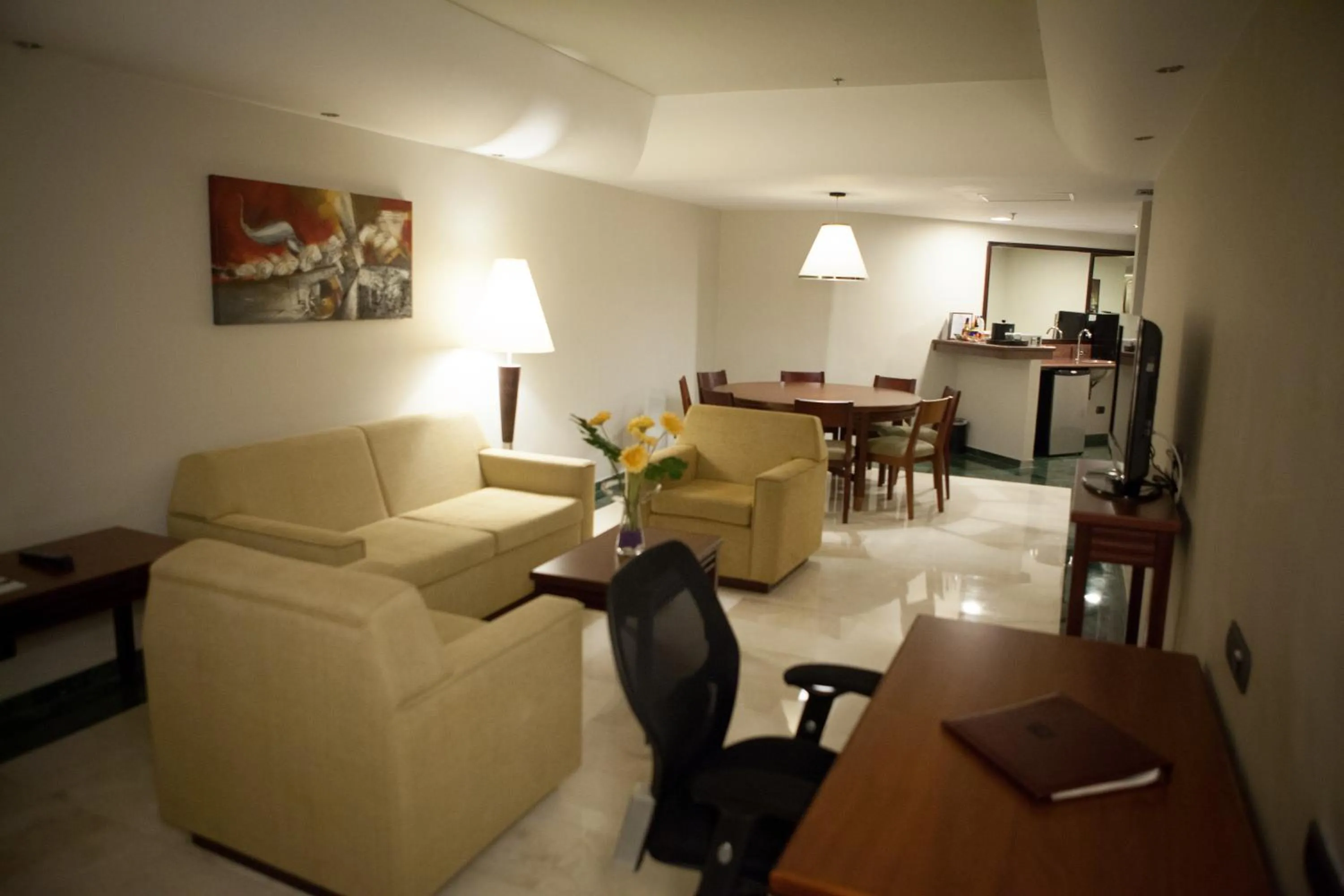 Living room in EXECUTIVE SUITES VALENCIA-Venezuela