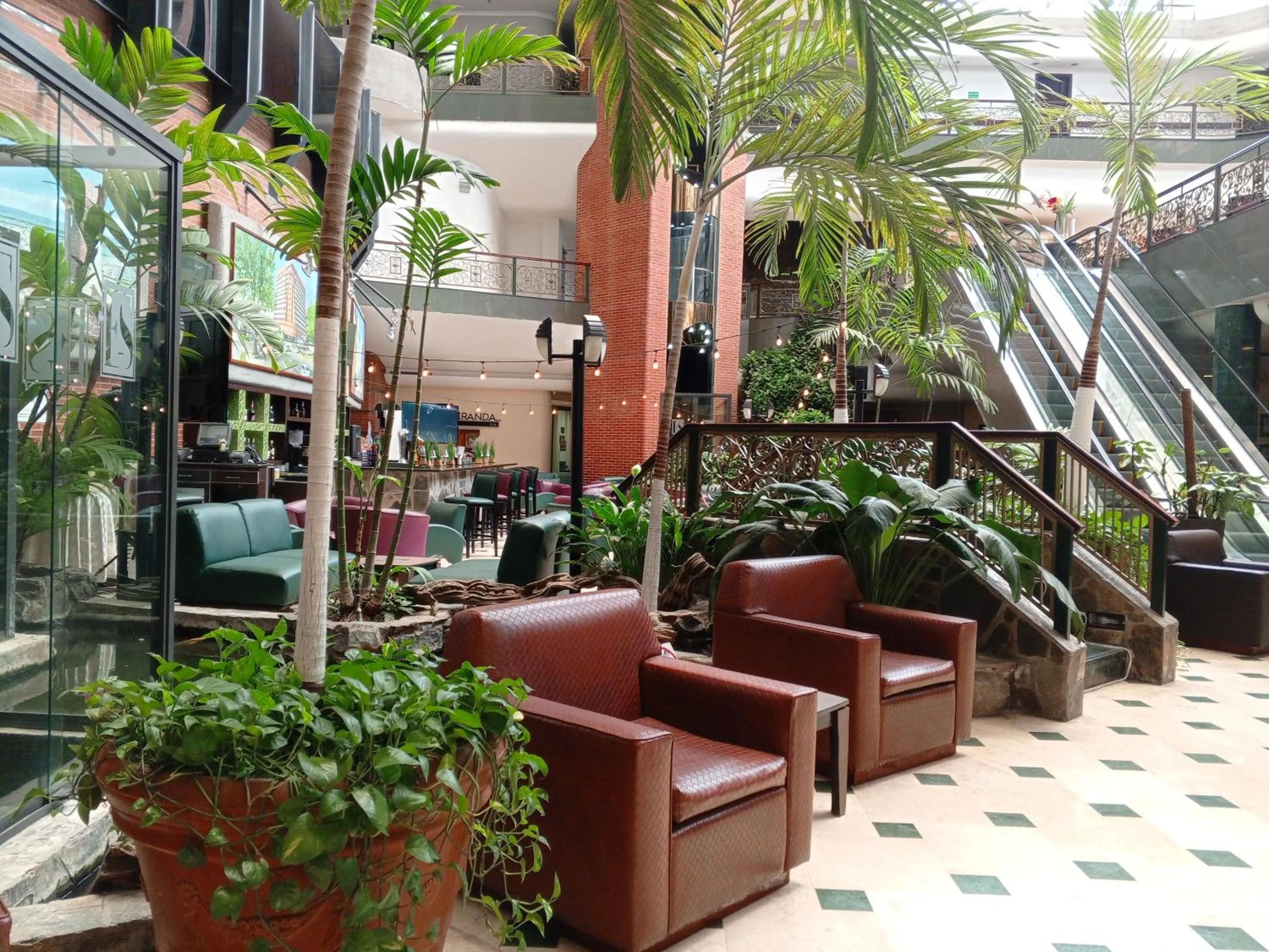 Area and facilities in EXECUTIVE SUITES VALENCIA-Venezuela