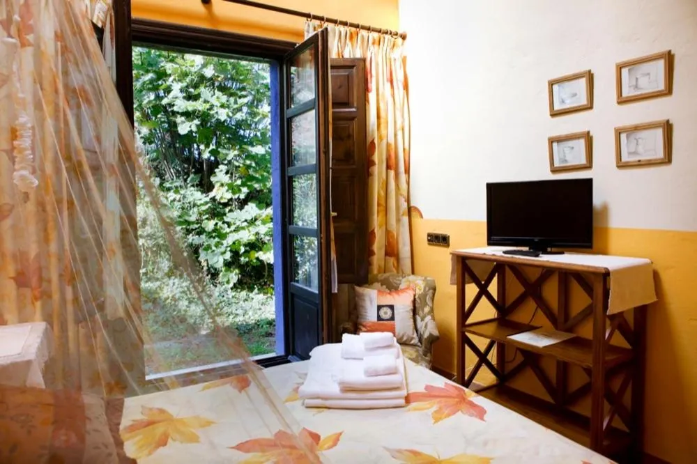 Photo of the whole room in Hotel Rural La Llosa de Fombona