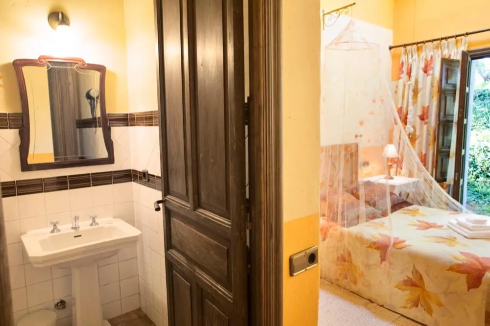 Photo of the whole room, Bed in Hotel Rural La Llosa de Fombona