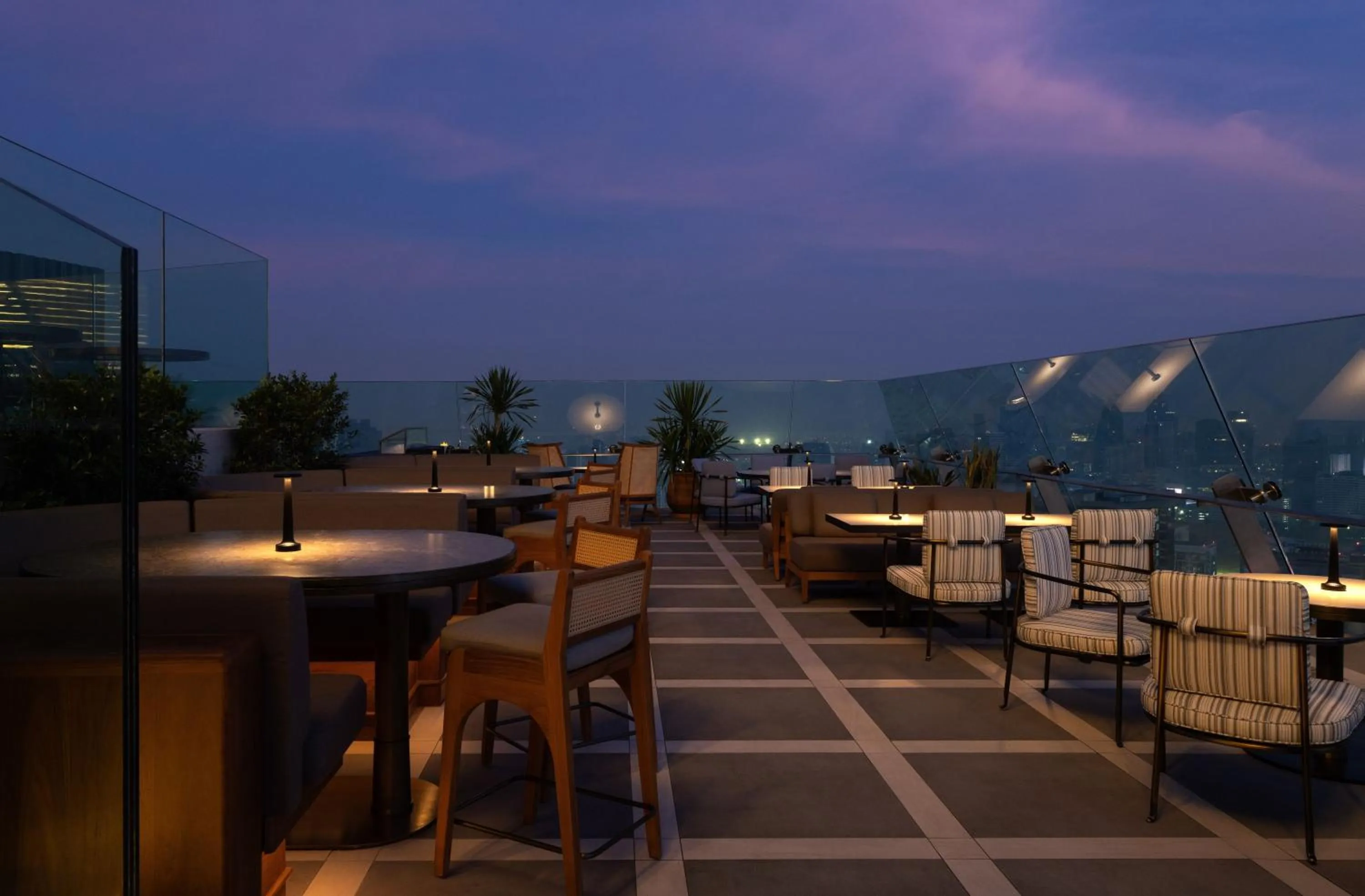 Lounge or bar in Dusit Thani Bangkok