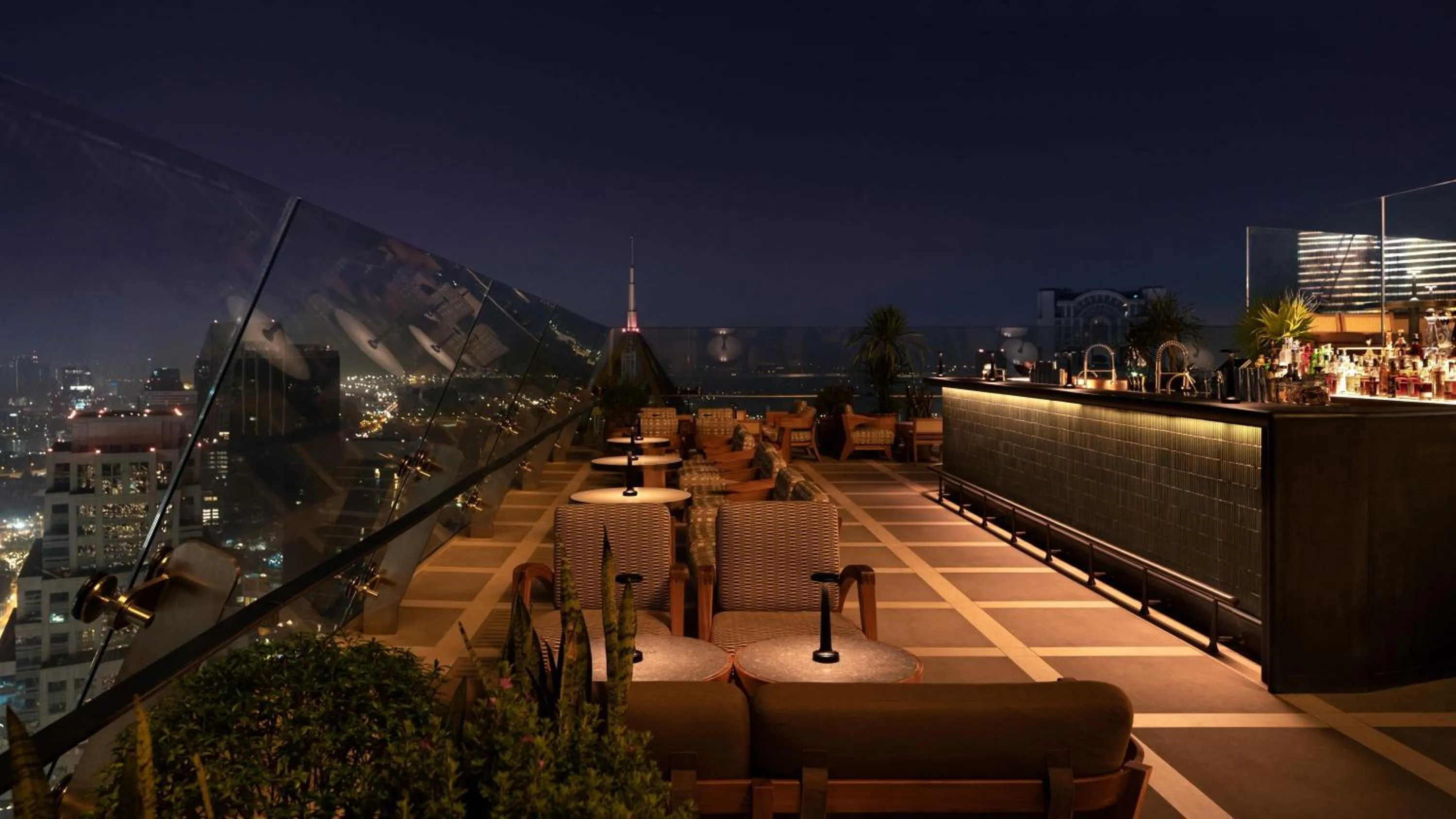 Lounge or bar in Dusit Thani Bangkok