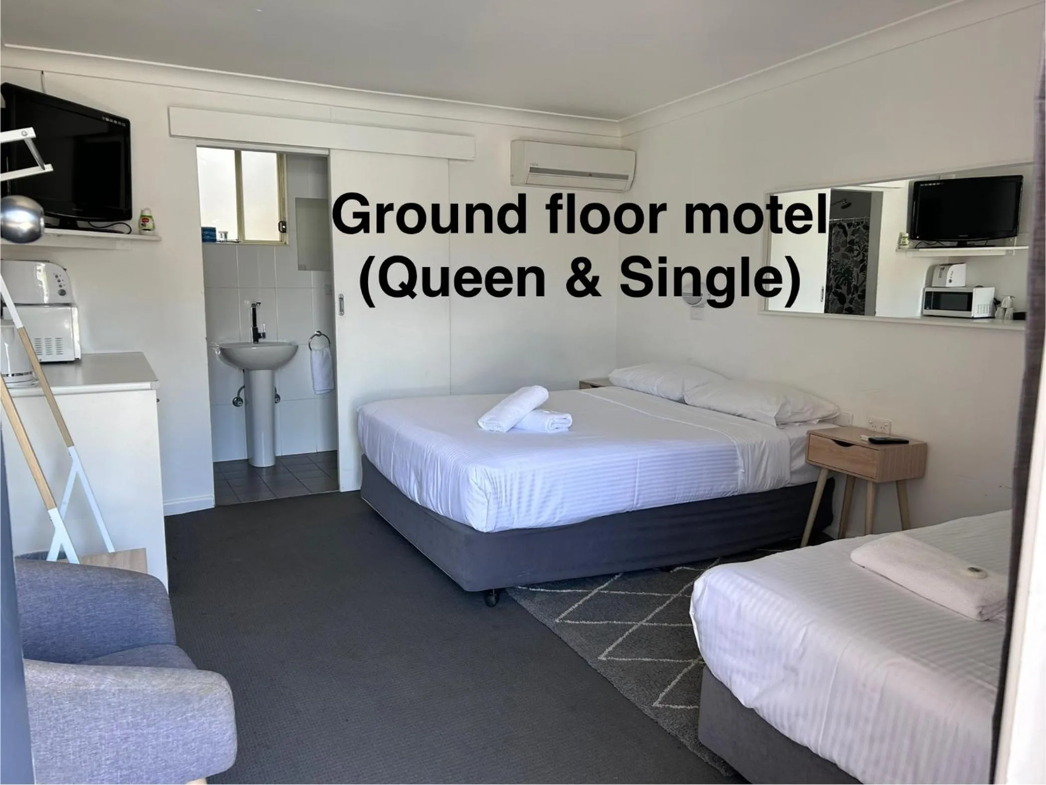Triple Room in Australian Hotel Motel Yass