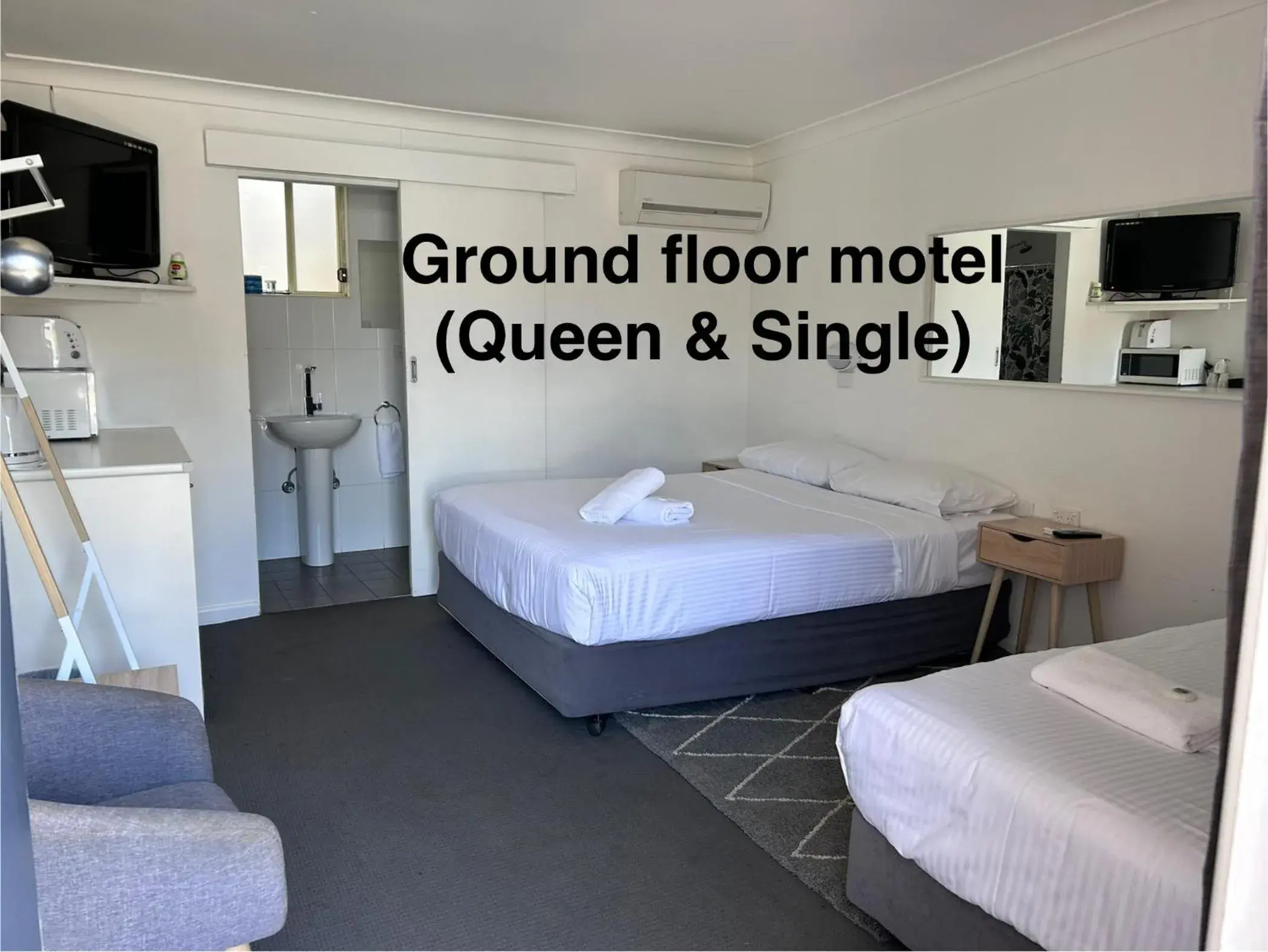 Triple Room in Australian Hotel Motel Yass Triple Room in Australian Hotel Motel Yass