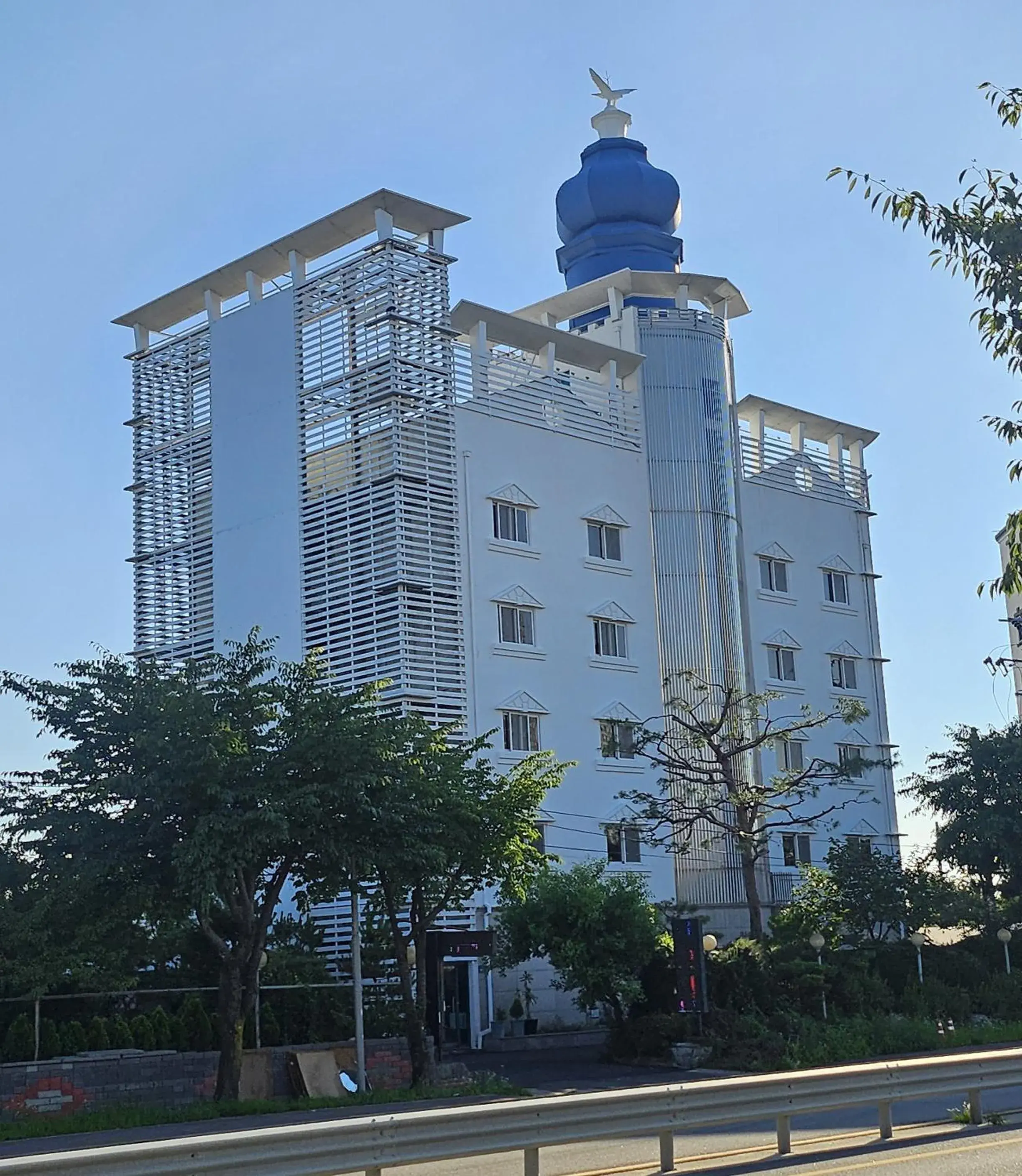 Facade/entrance in Yeoju Hightel Facade/entrance in Yeoju Hightel