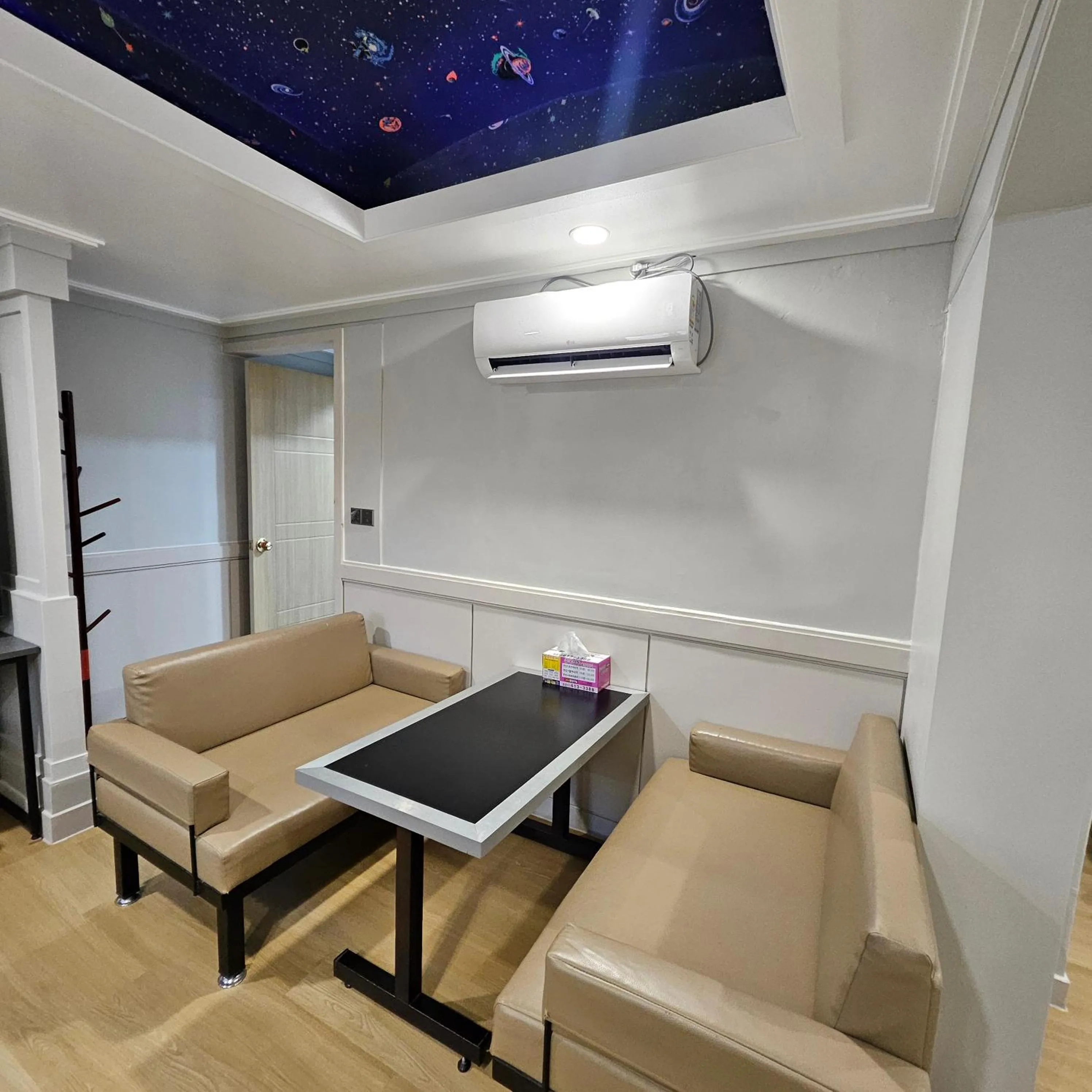 Decorative detail in Yeoju Hightel