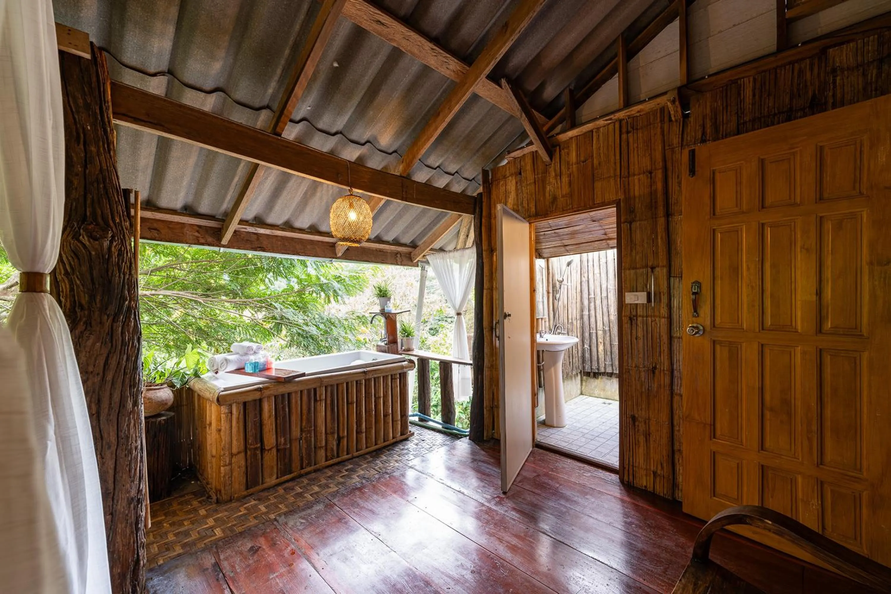 Area and facilities in Monruamsuk Homestay Cafe and Bistro