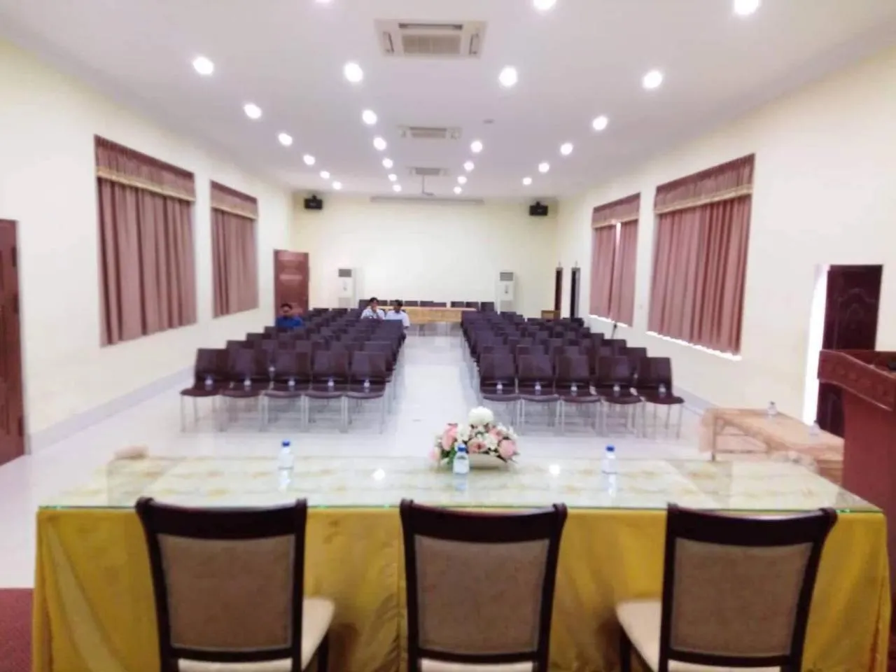 Meeting/conference room in Samrongsen Hotel