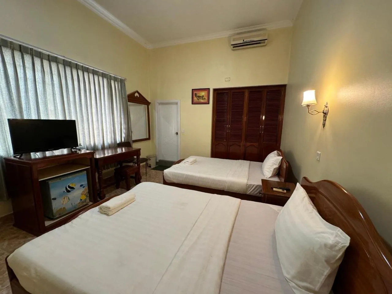 Bedroom in Samrongsen Hotel