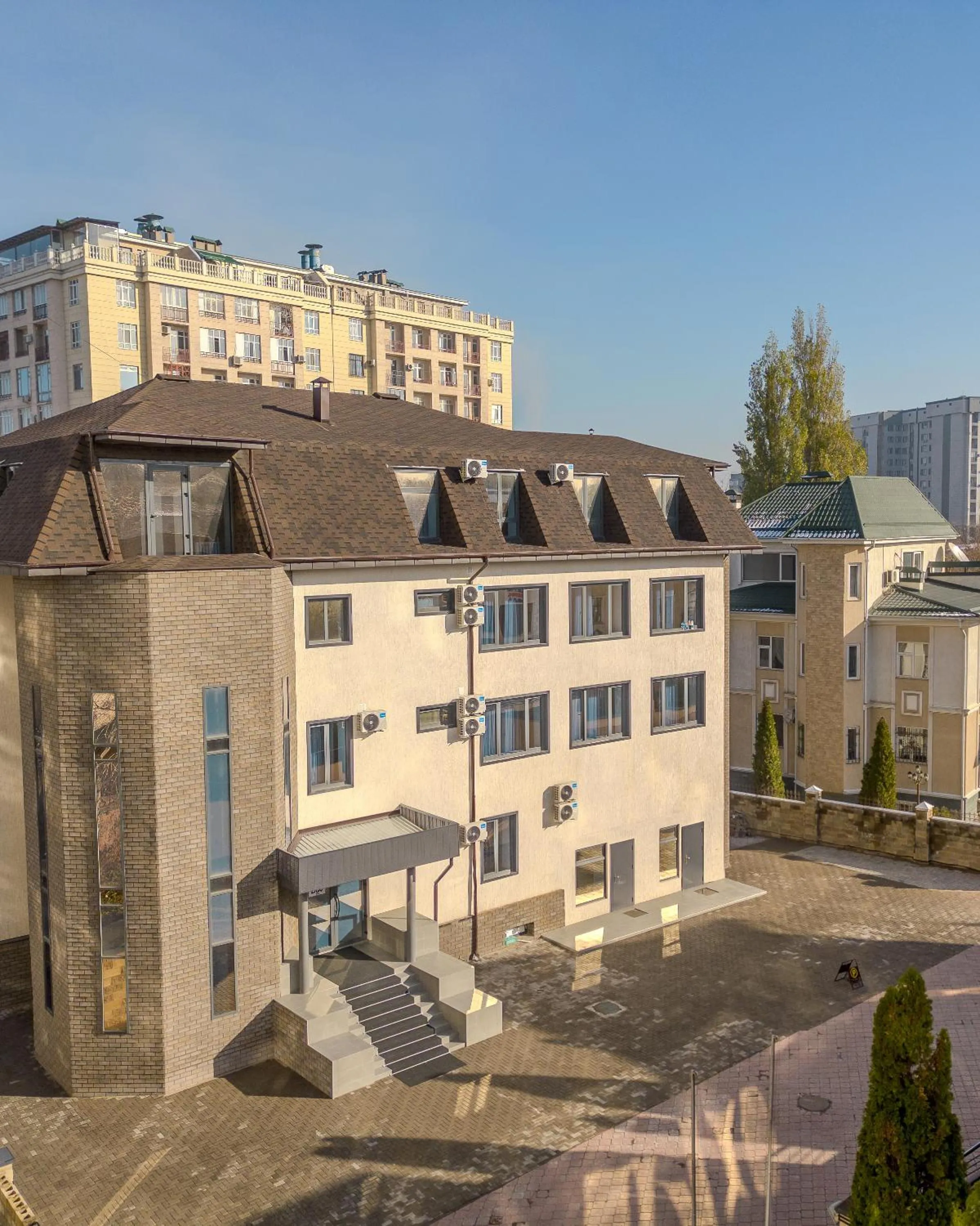 Property building in Duo Hotel by Futuro