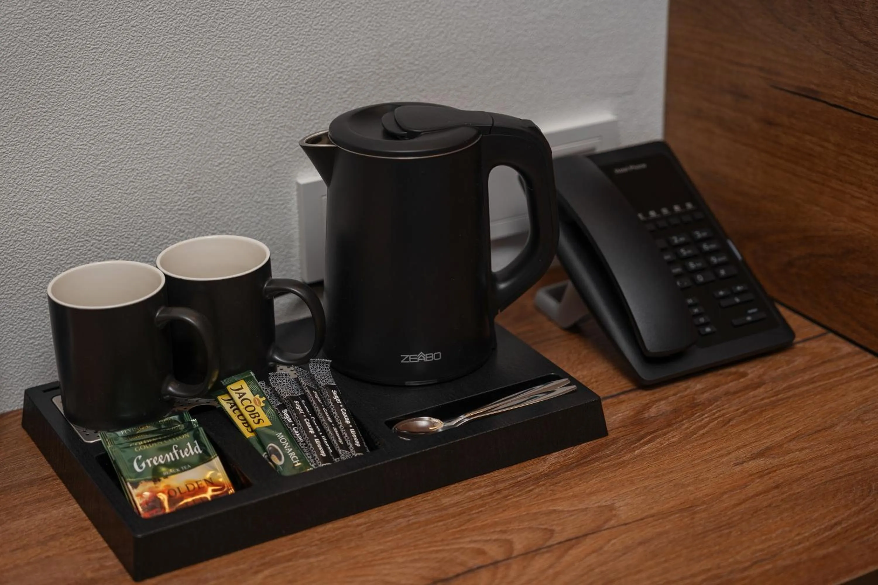 Coffee/tea facilities in Duo Hotel by Futuro