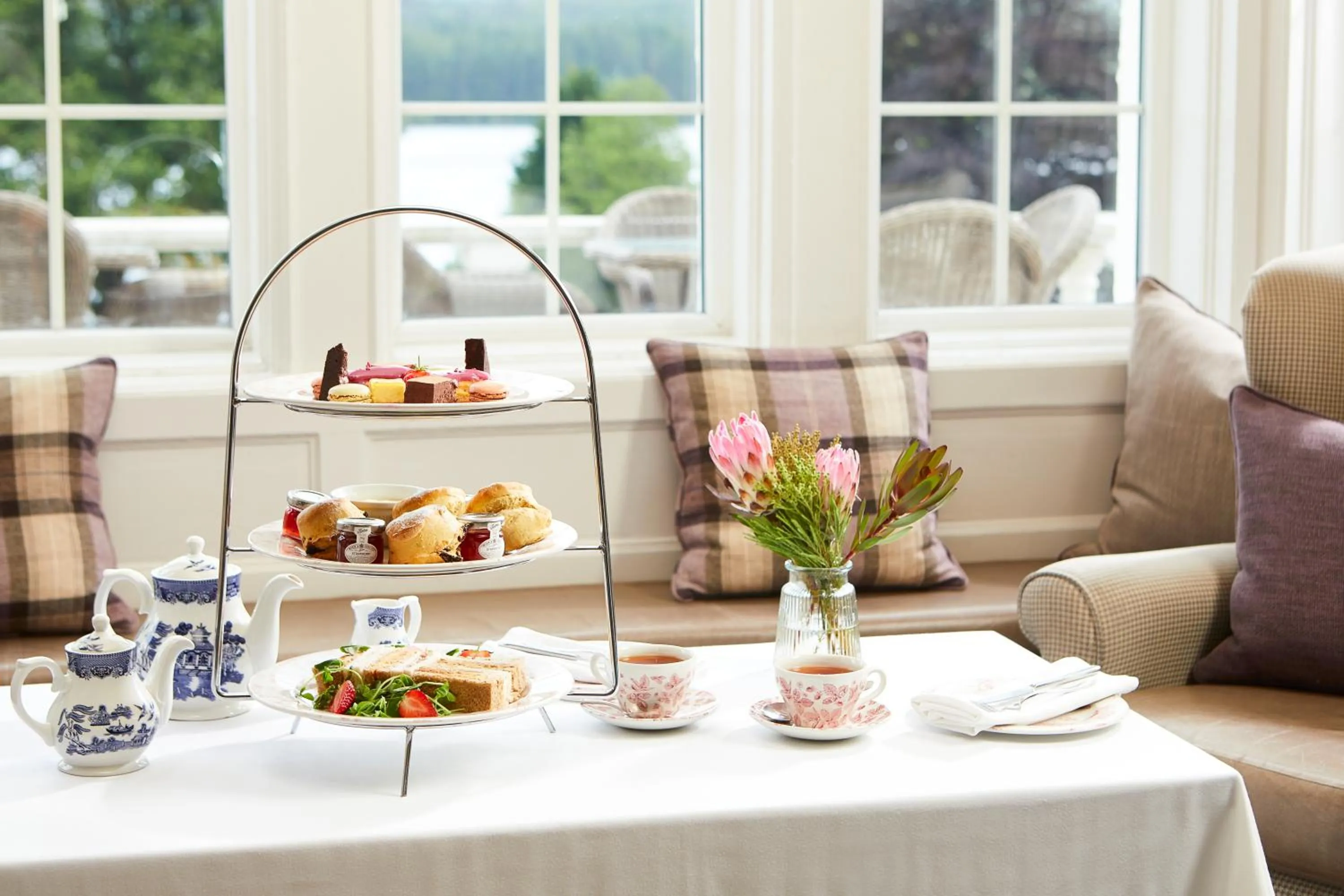 Food and drinks in Macdonald Forest Hills Hotel & Spa