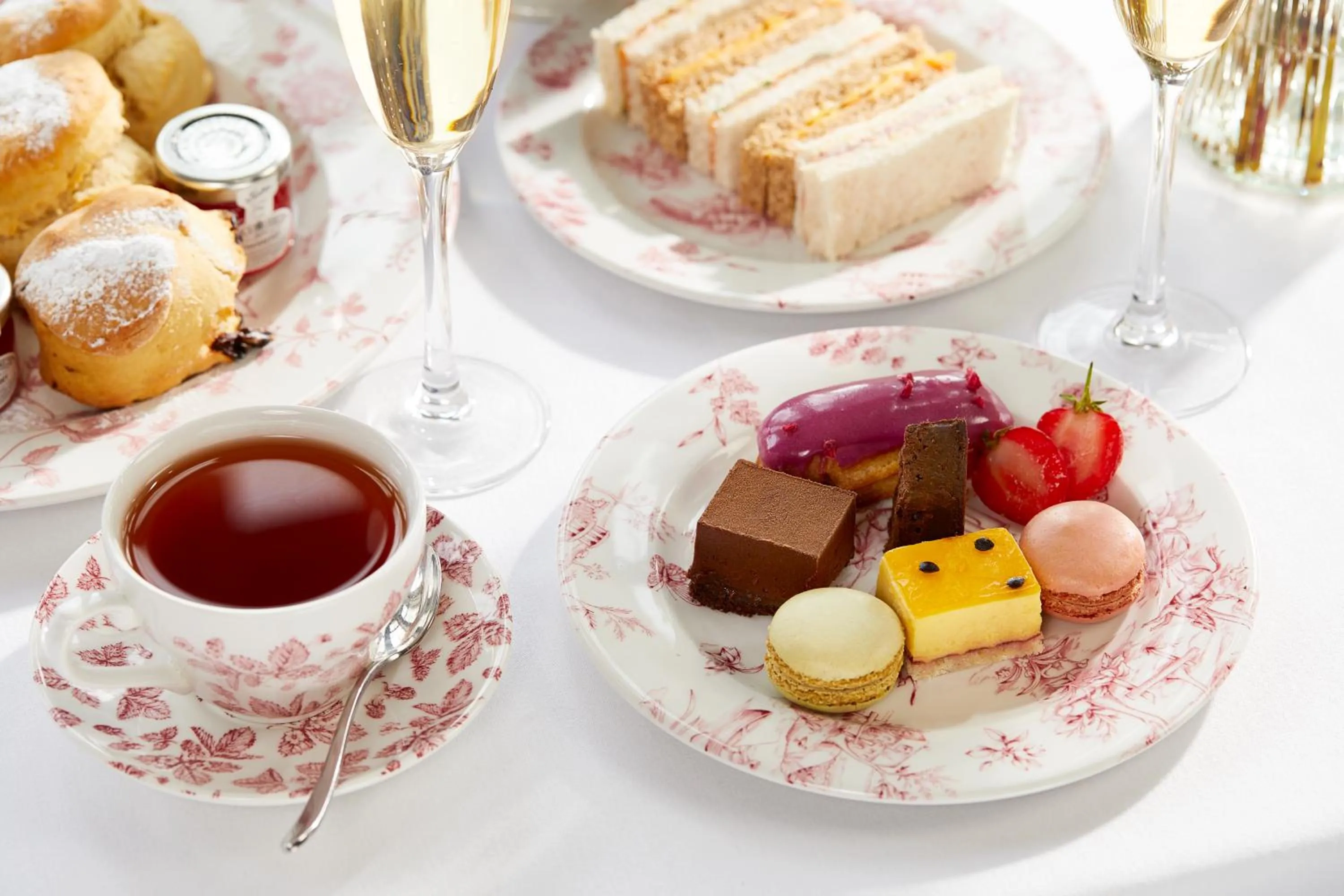 Food and drinks in Macdonald Forest Hills Hotel & Spa