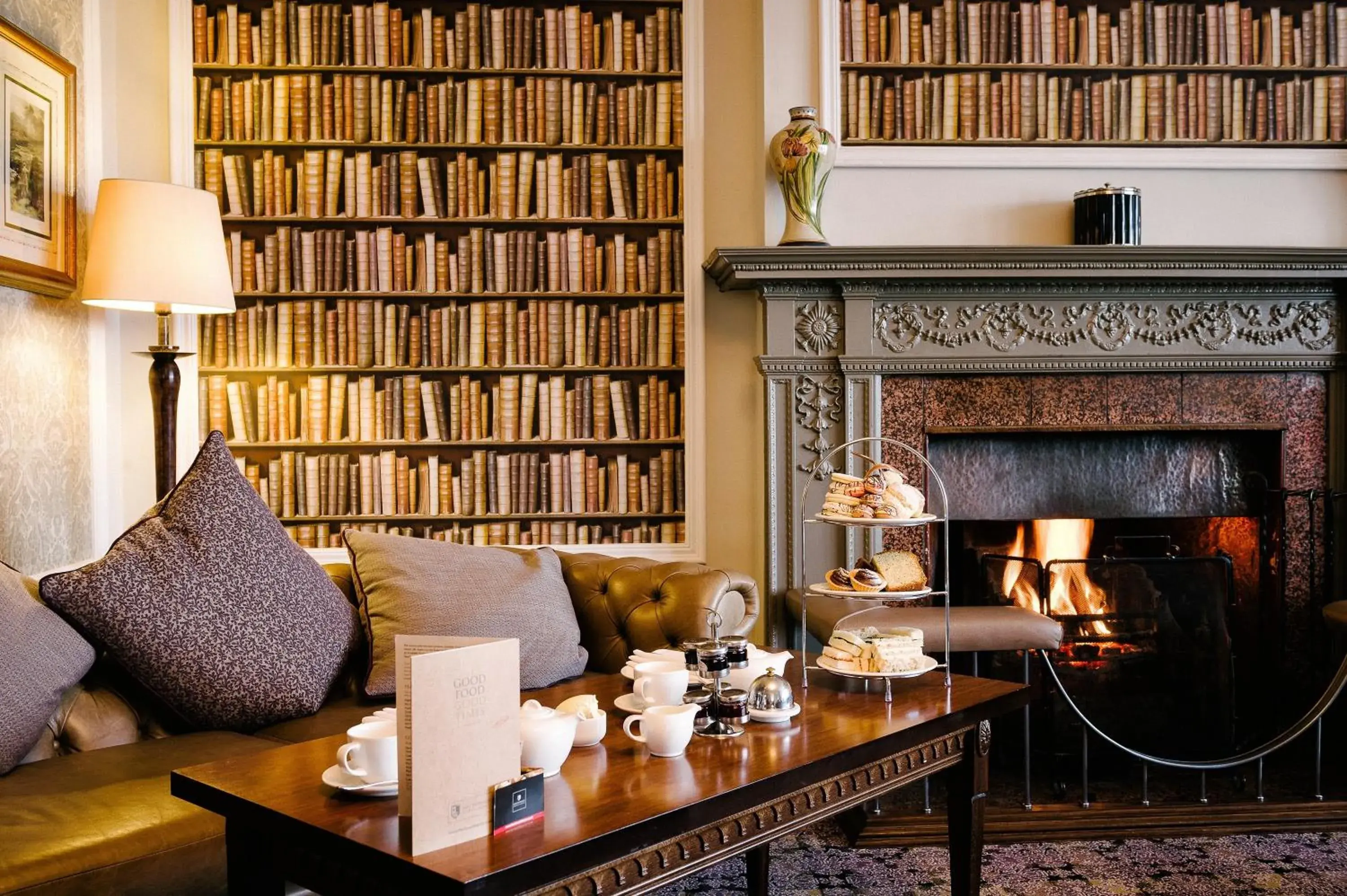 Lounge or bar in Macdonald Forest Hills Hotel & Spa Lounge or bar in Macdonald Forest Hills Hotel & Spa