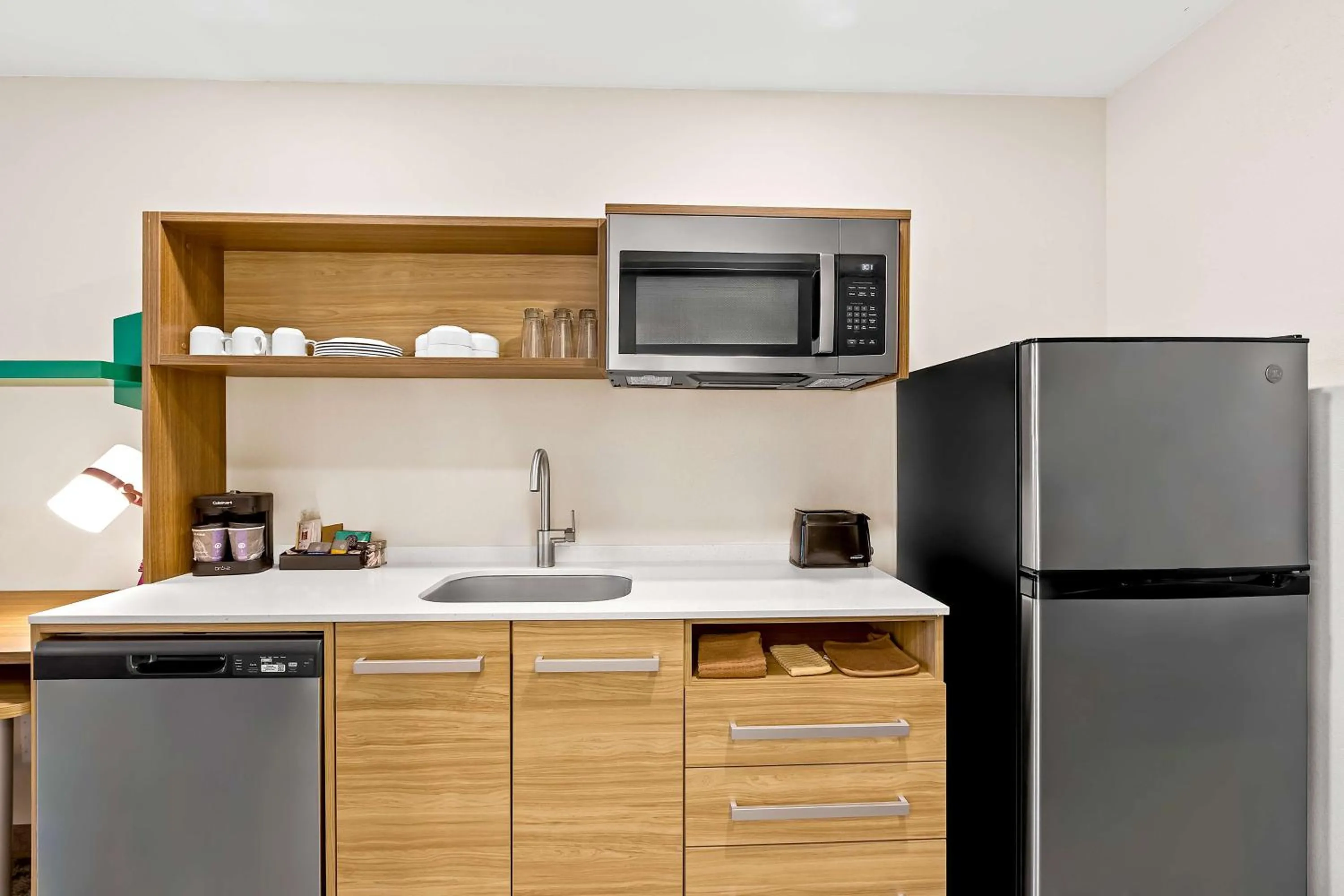 Kitchen or kitchenette in Home2 Suites By Hilton Hendersonville