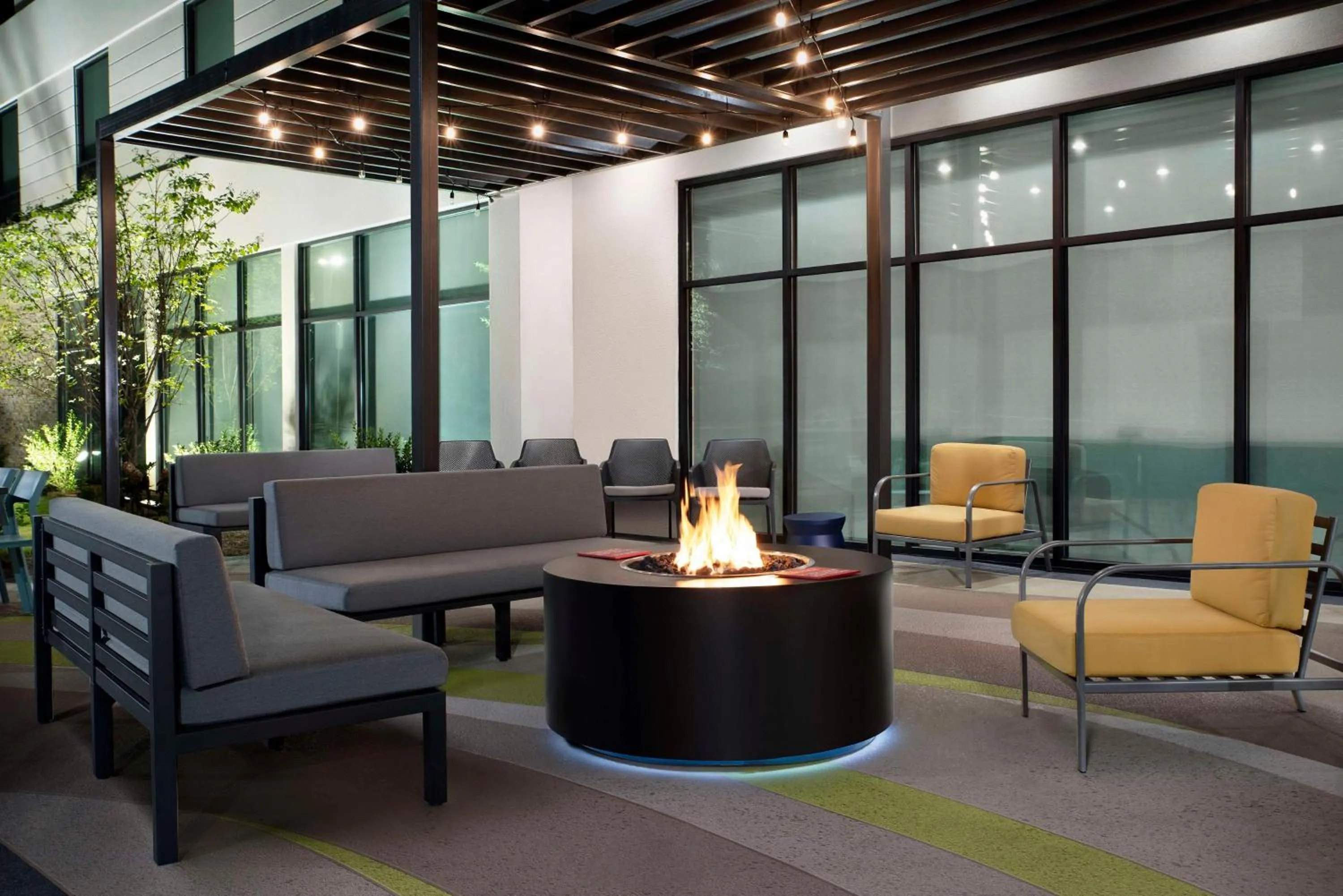 Patio in Home2 Suites By Hilton Athens I 65