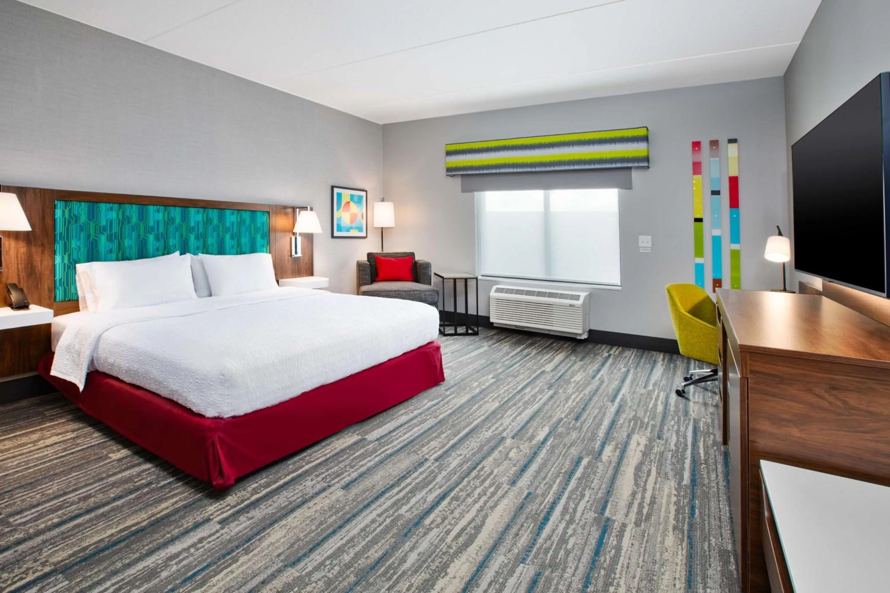 Bed in Hampton Inn & Suites By Hilton Indianapolis South Greenwood