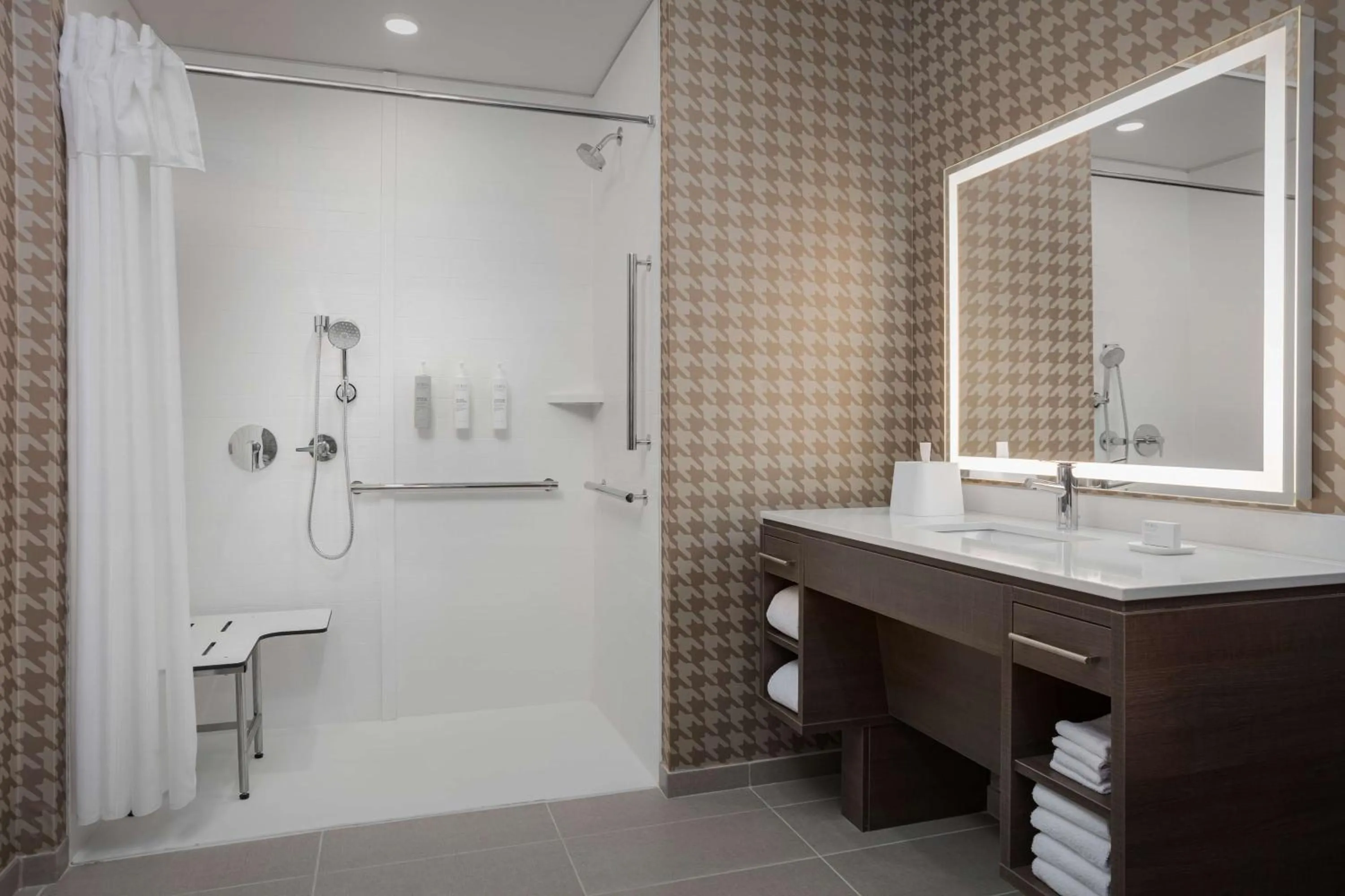 Bathroom in Home2 Suites By Hilton Laredo North