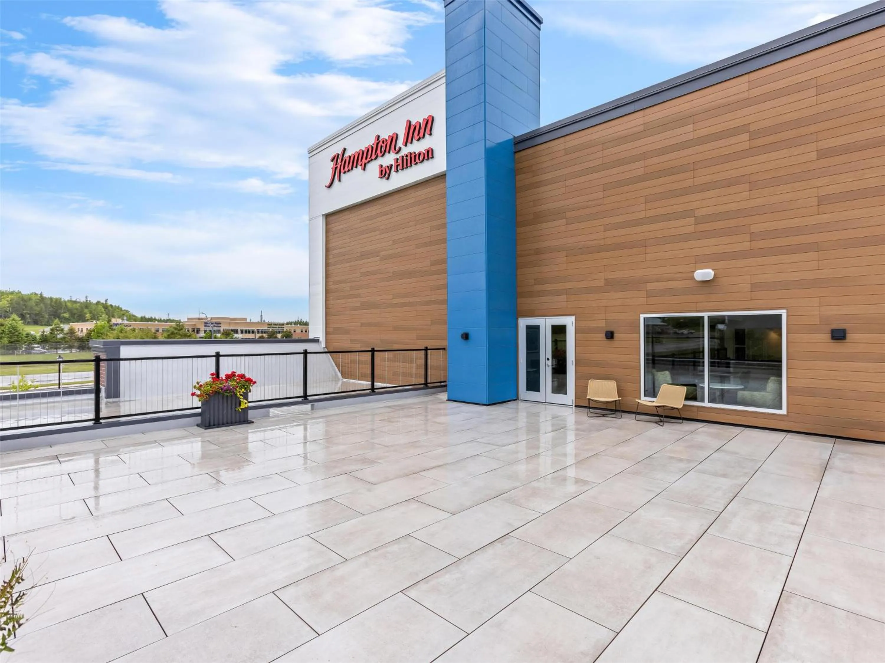 Patio in Hampton Inn St Ignace Lakefront Mackinac