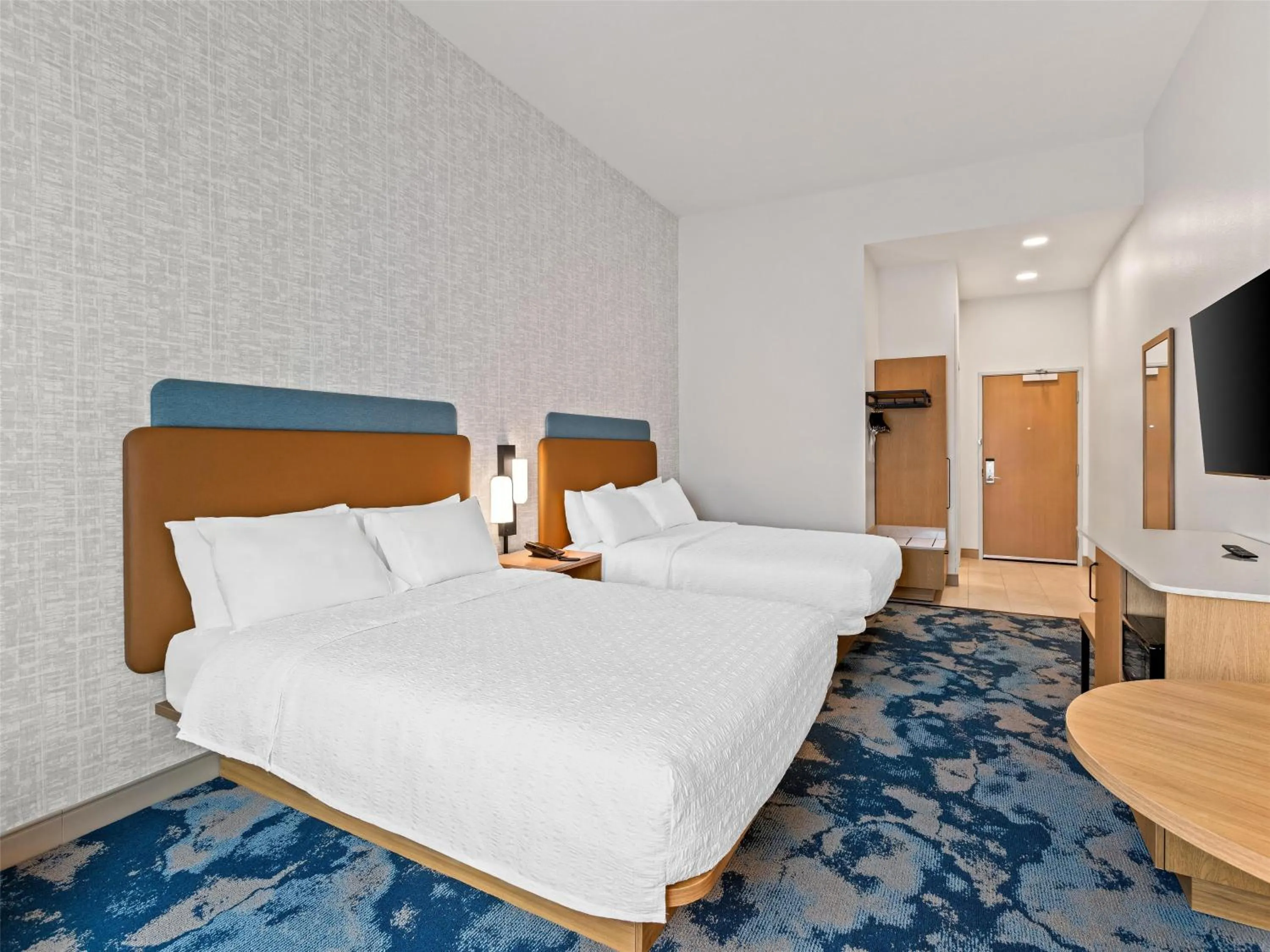 Bed in Hampton Inn St Ignace Lakefront Mackinac