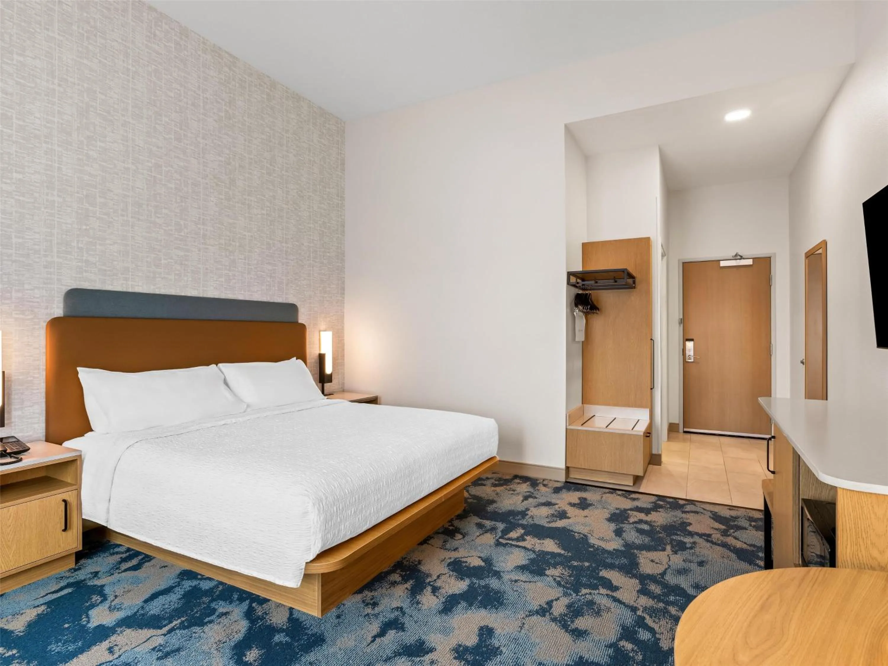 Bed in Hampton Inn St Ignace Lakefront Mackinac