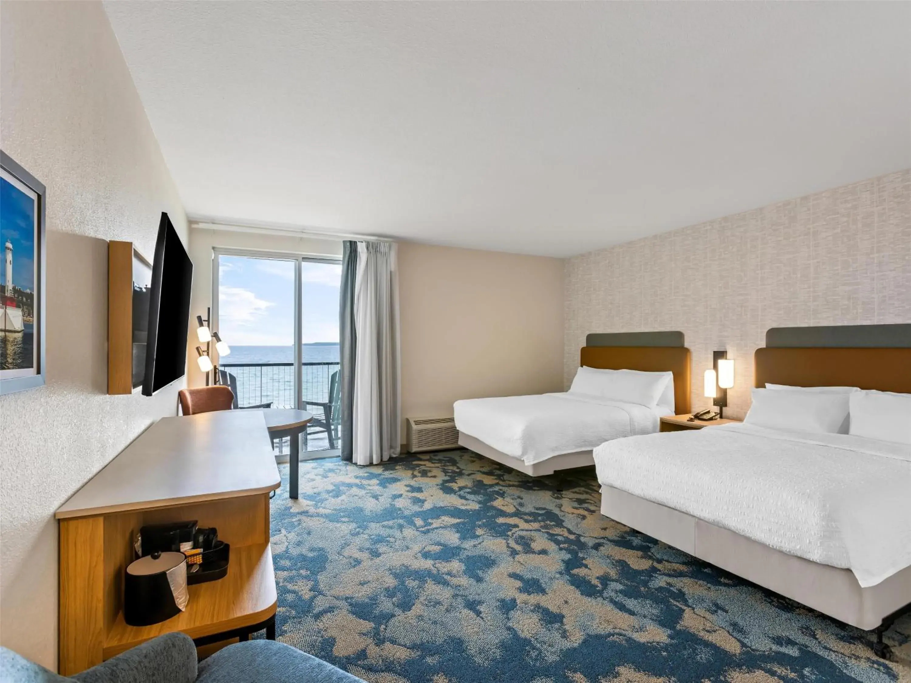 Bed in Hampton Inn St Ignace Lakefront Mackinac Bed in Hampton Inn St Ignace Lakefront Mackinac