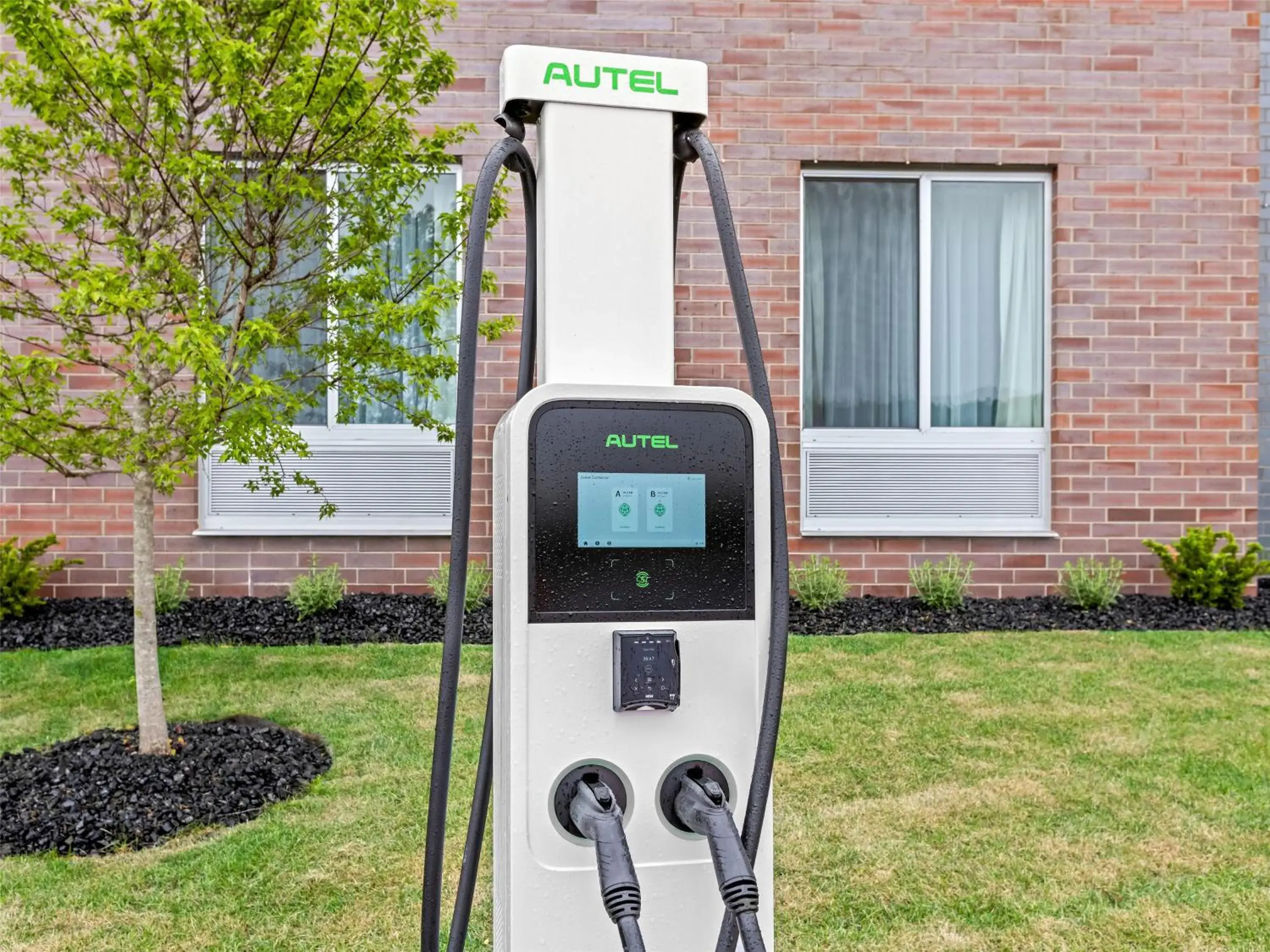 Property building in Hampton Inn St Ignace Lakefront Mackinac Property building in Hampton Inn St Ignace Lakefront Mackinac