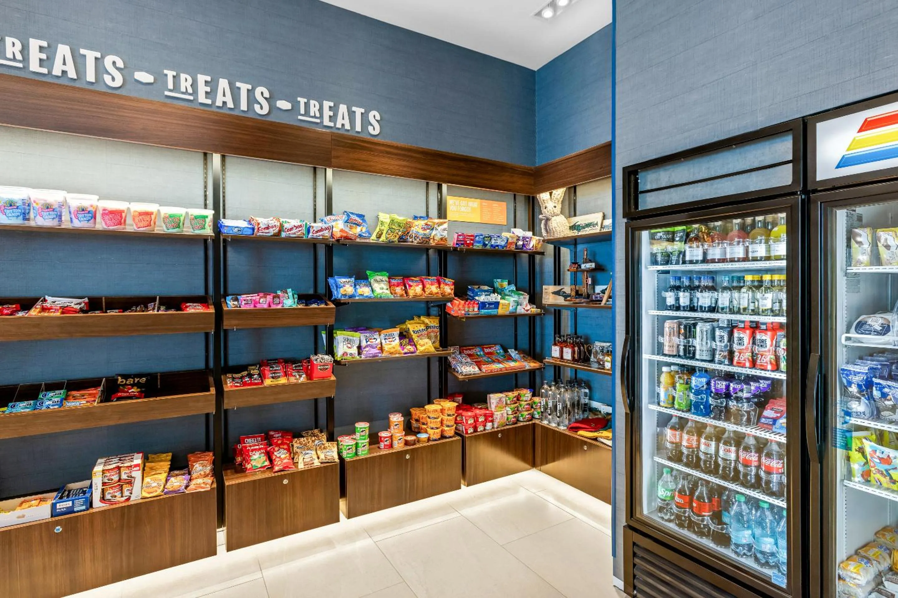 On-site shops in Hampton Inn St Ignace Lakefront Mackinac