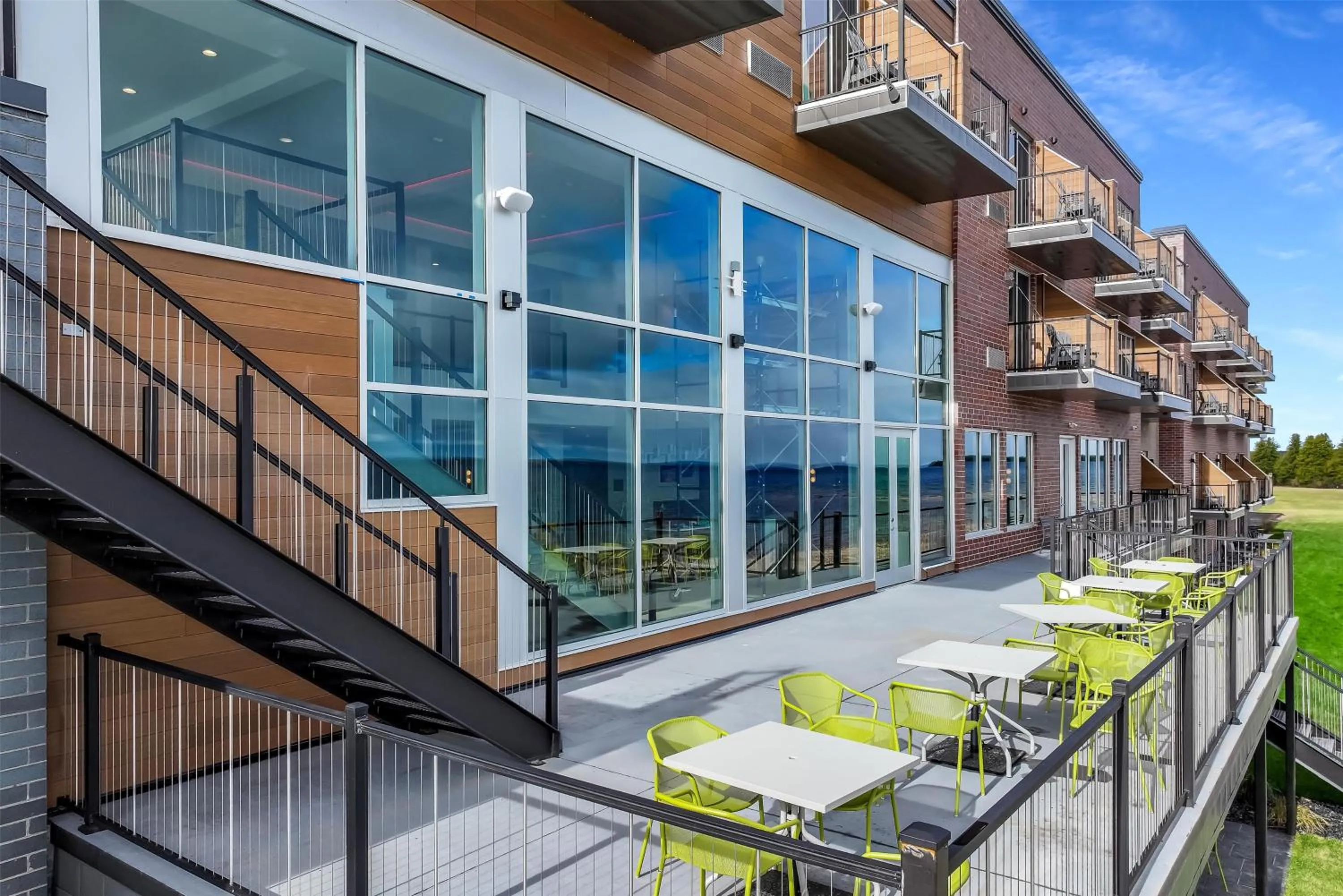 Property building in Hampton Inn St Ignace Lakefront Mackinac