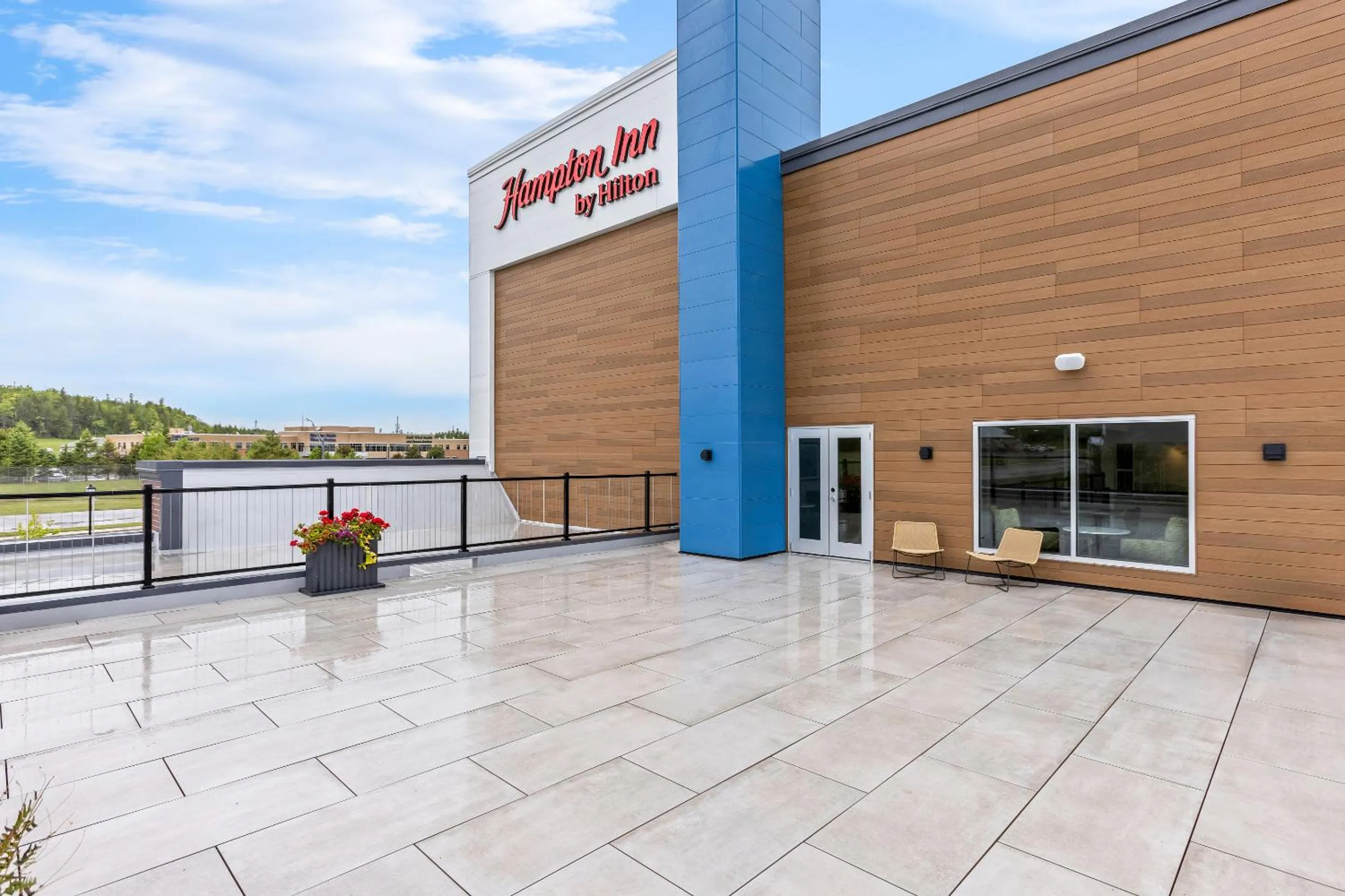 Patio in Hampton Inn St Ignace Lakefront Mackinac