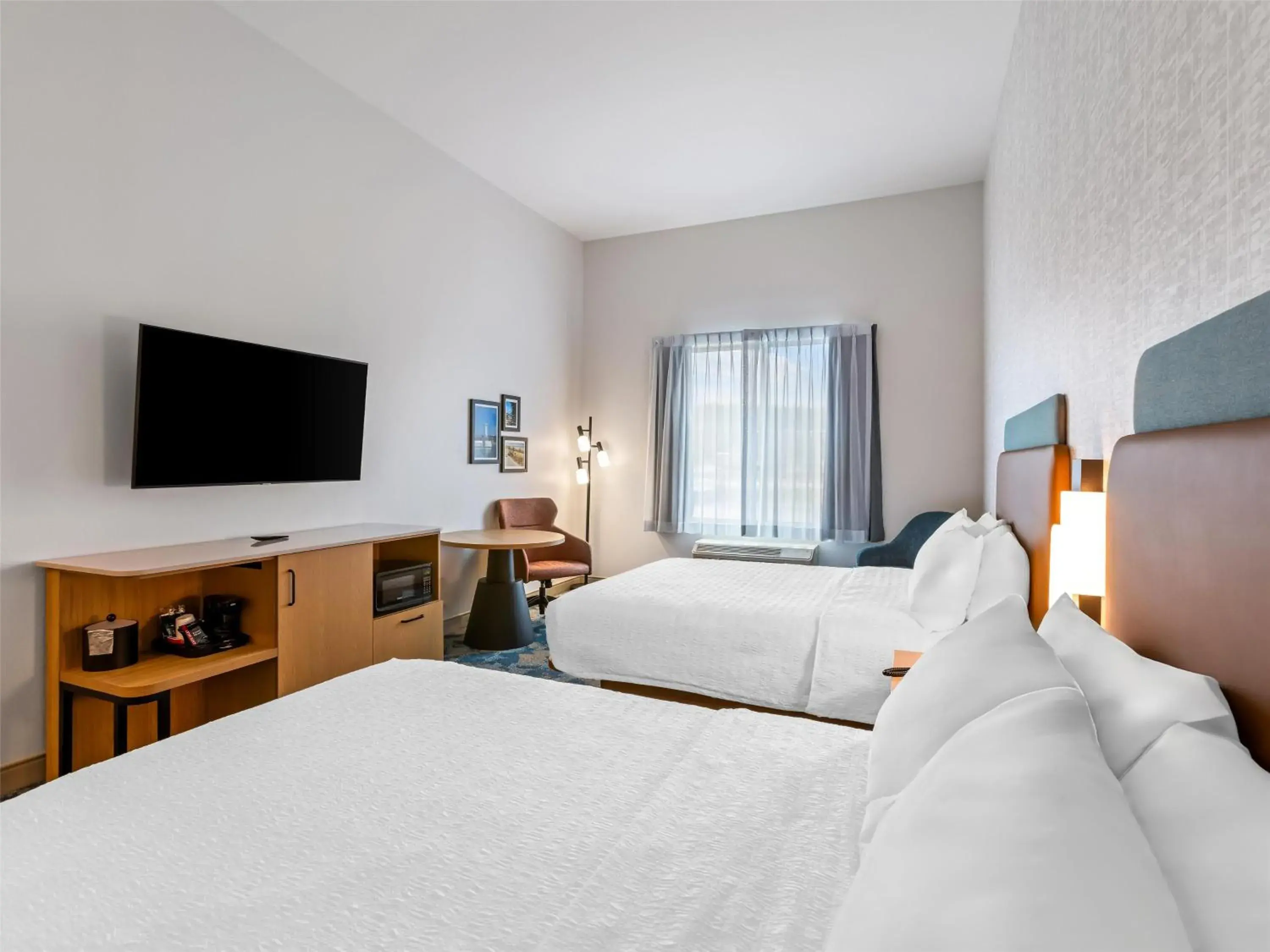 Bed in Hampton Inn St Ignace Lakefront Mackinac Bed in Hampton Inn St Ignace Lakefront Mackinac