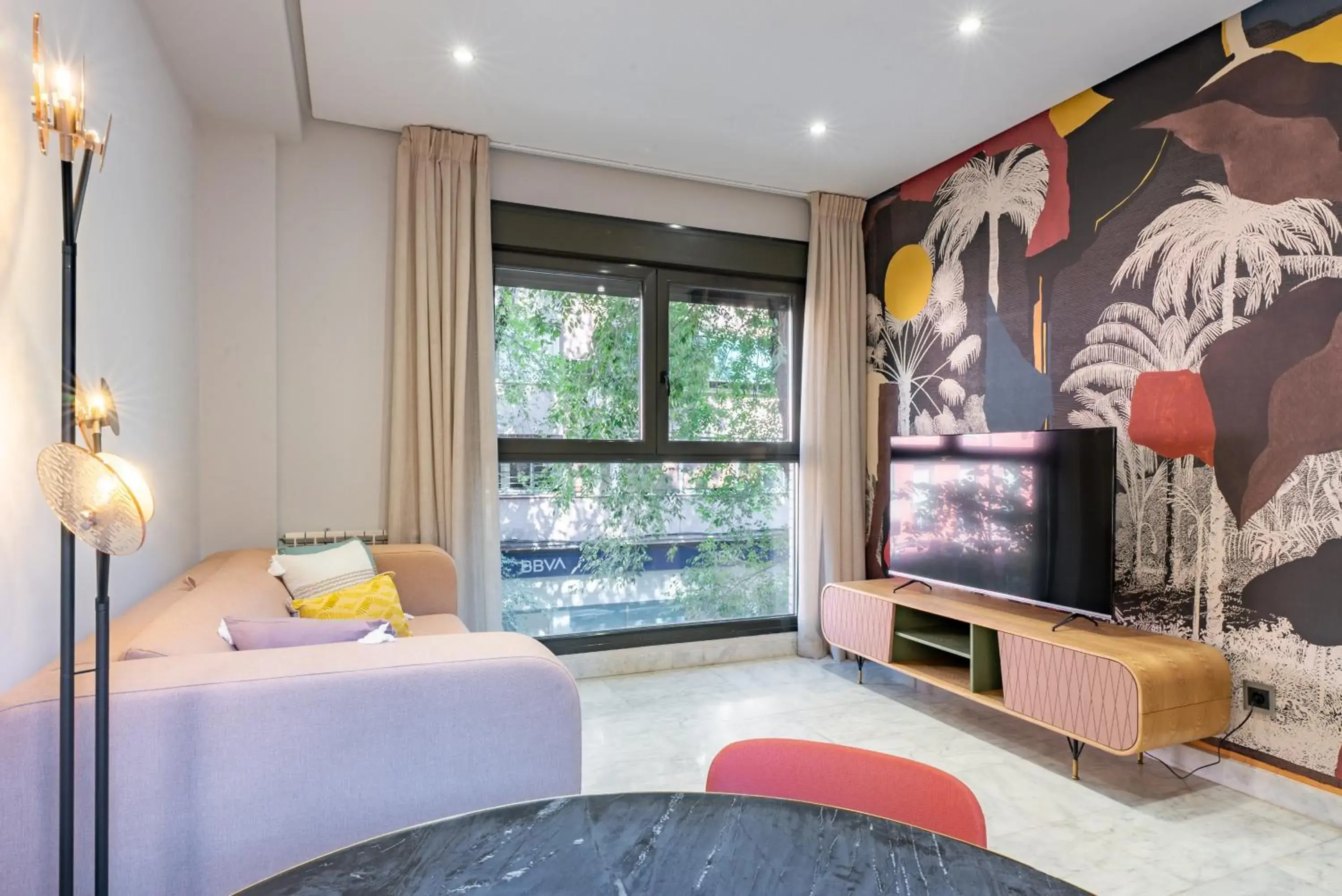 TV and multimedia, Bed in Smartr Madrid Las Ventas TV and multimedia, Bed in Smartr Madrid Las Ventas